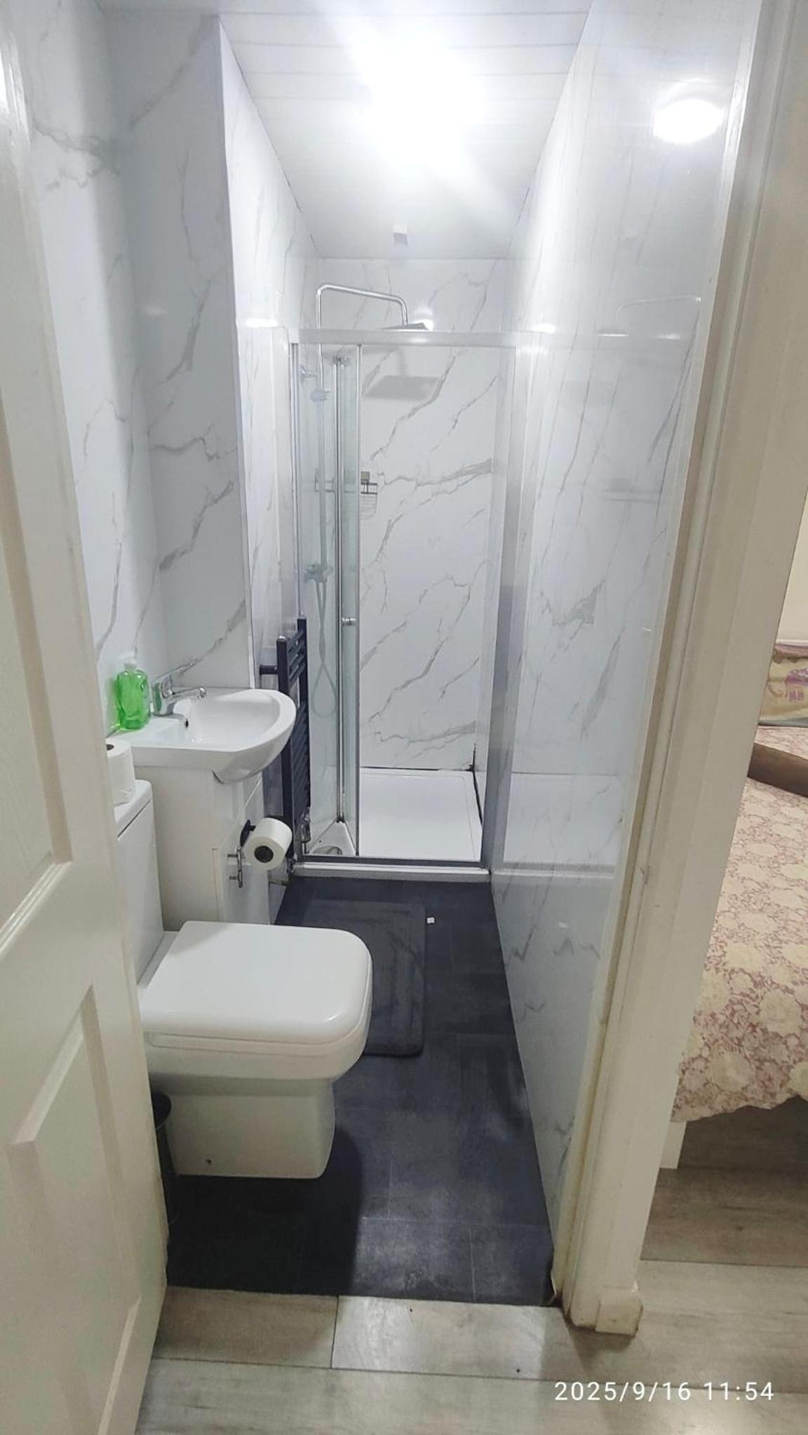 Double Room with Private Bathroom photo 2