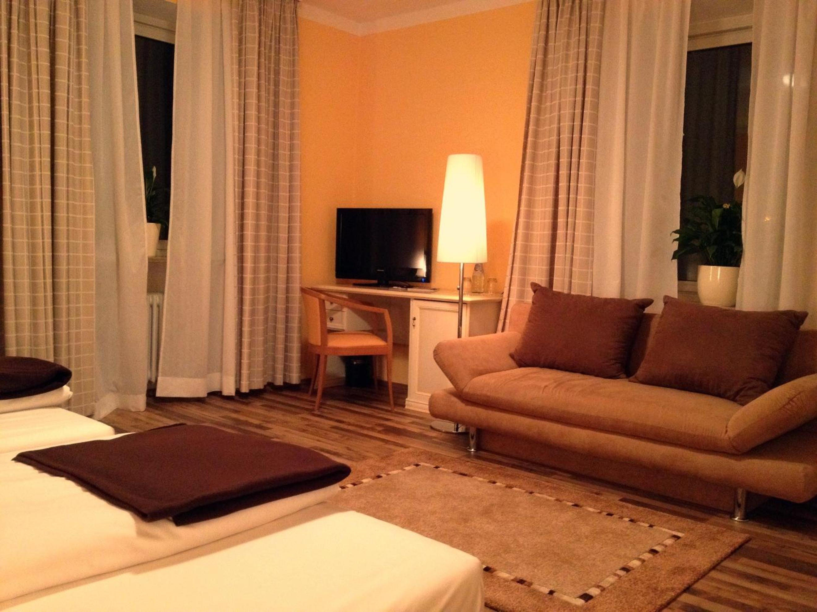 Double Room - Photo 9