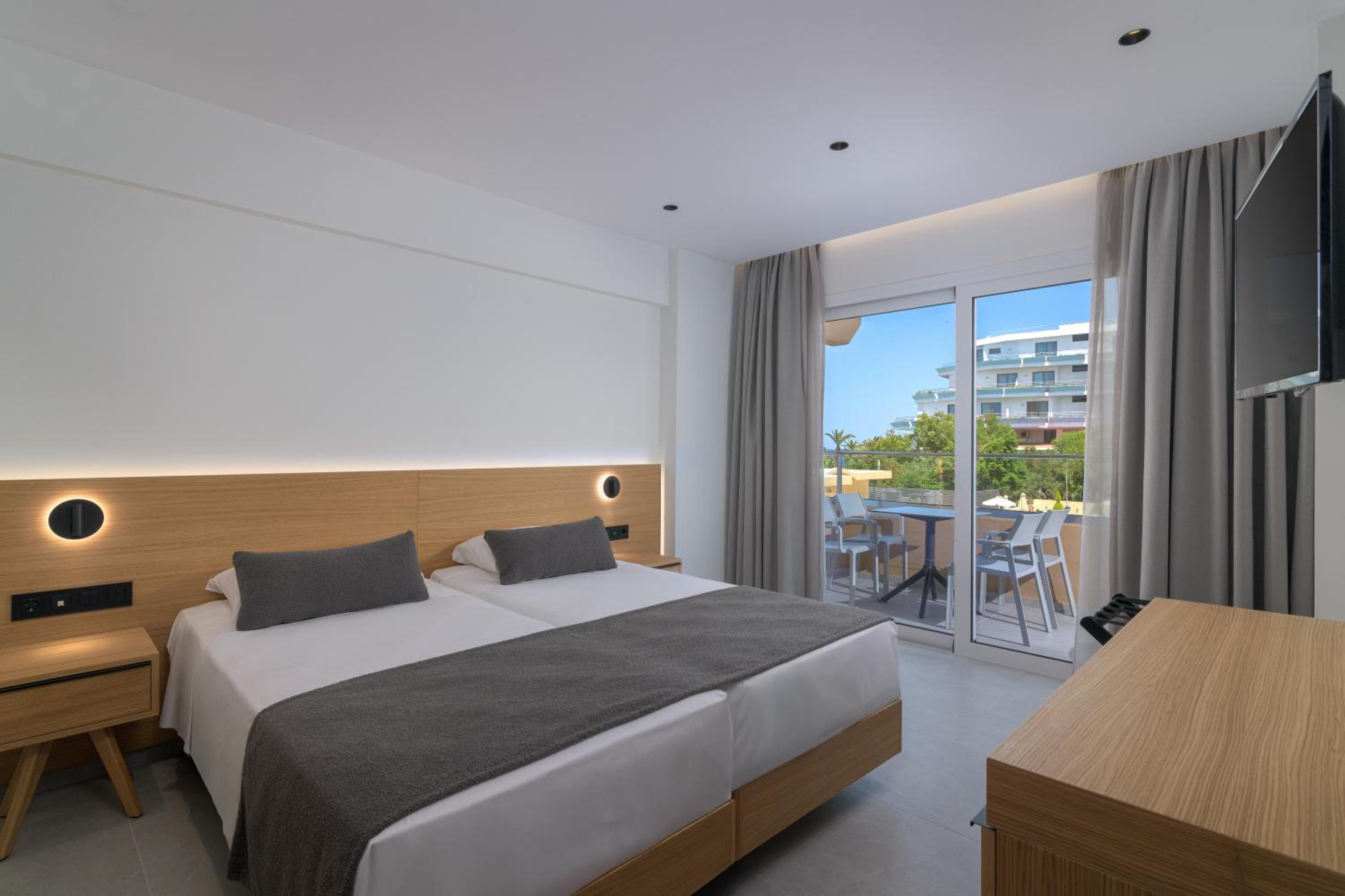 Two Bedroom Superior Suite Apartment Sea View