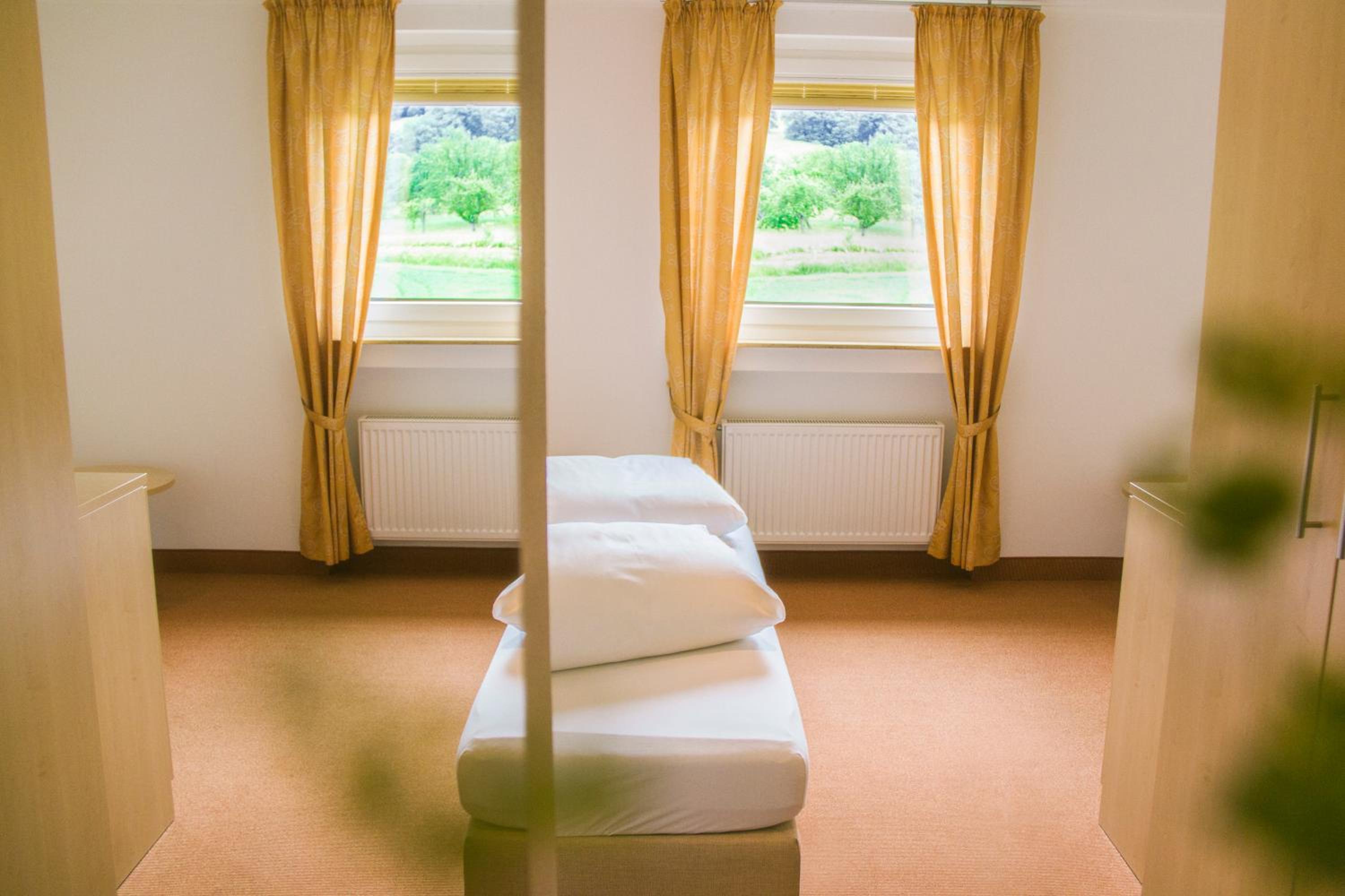 Double Room with Mountain View - Photo 2