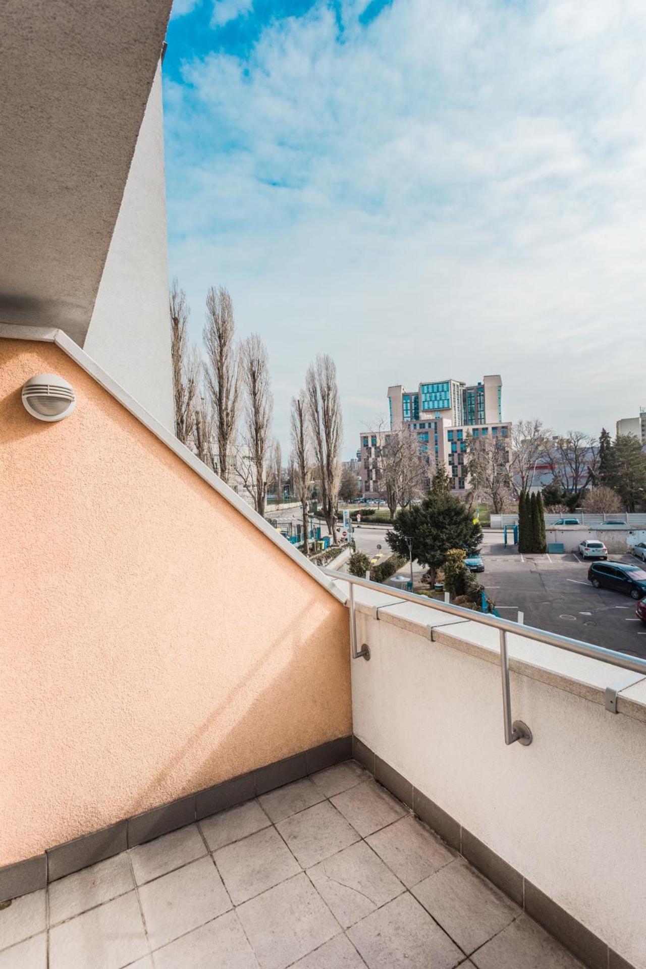 Double or Twin Room with free parking, breakfast and free mini-bar - Photo 2