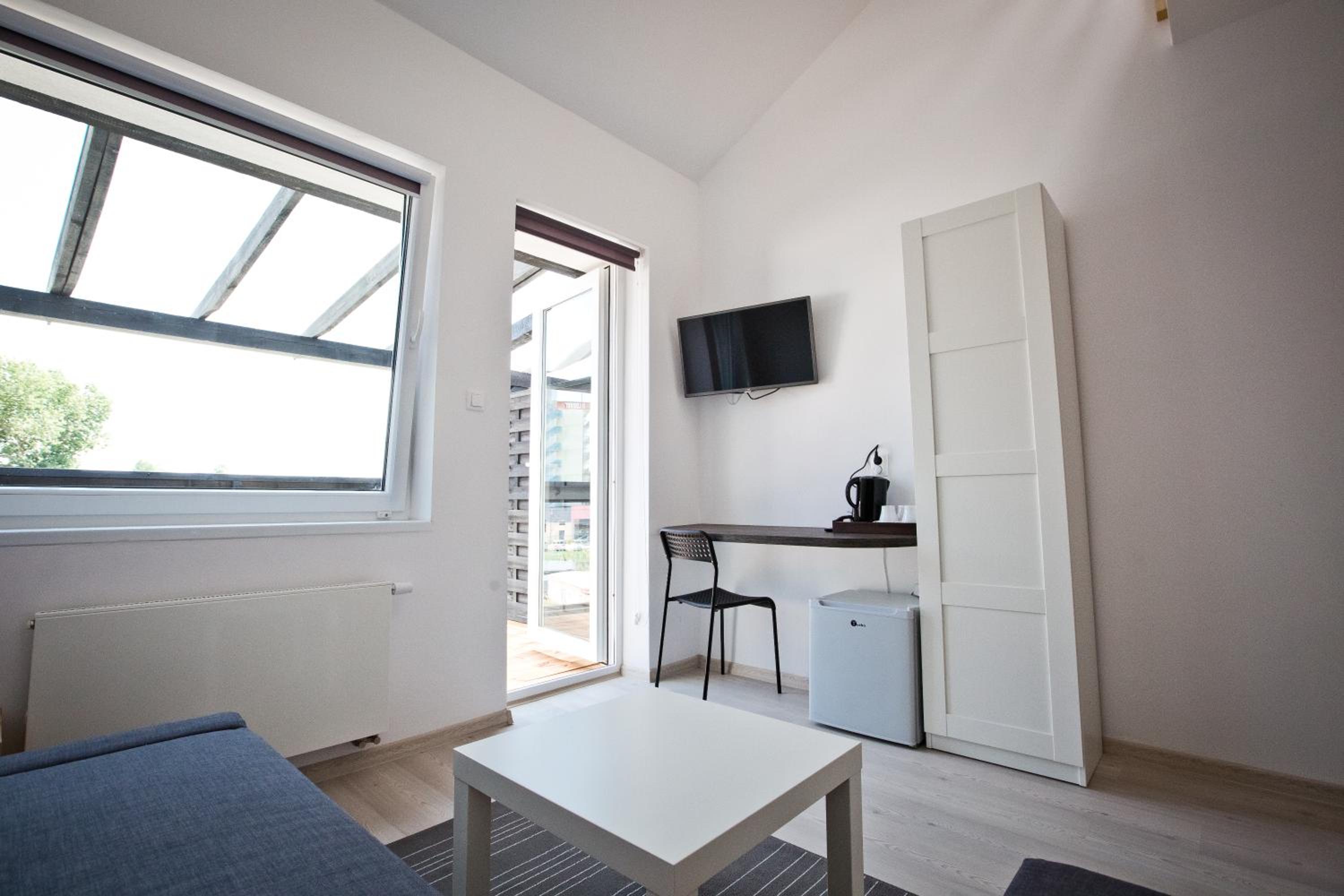 Apartment - Ground Floor with Terrace photo 3