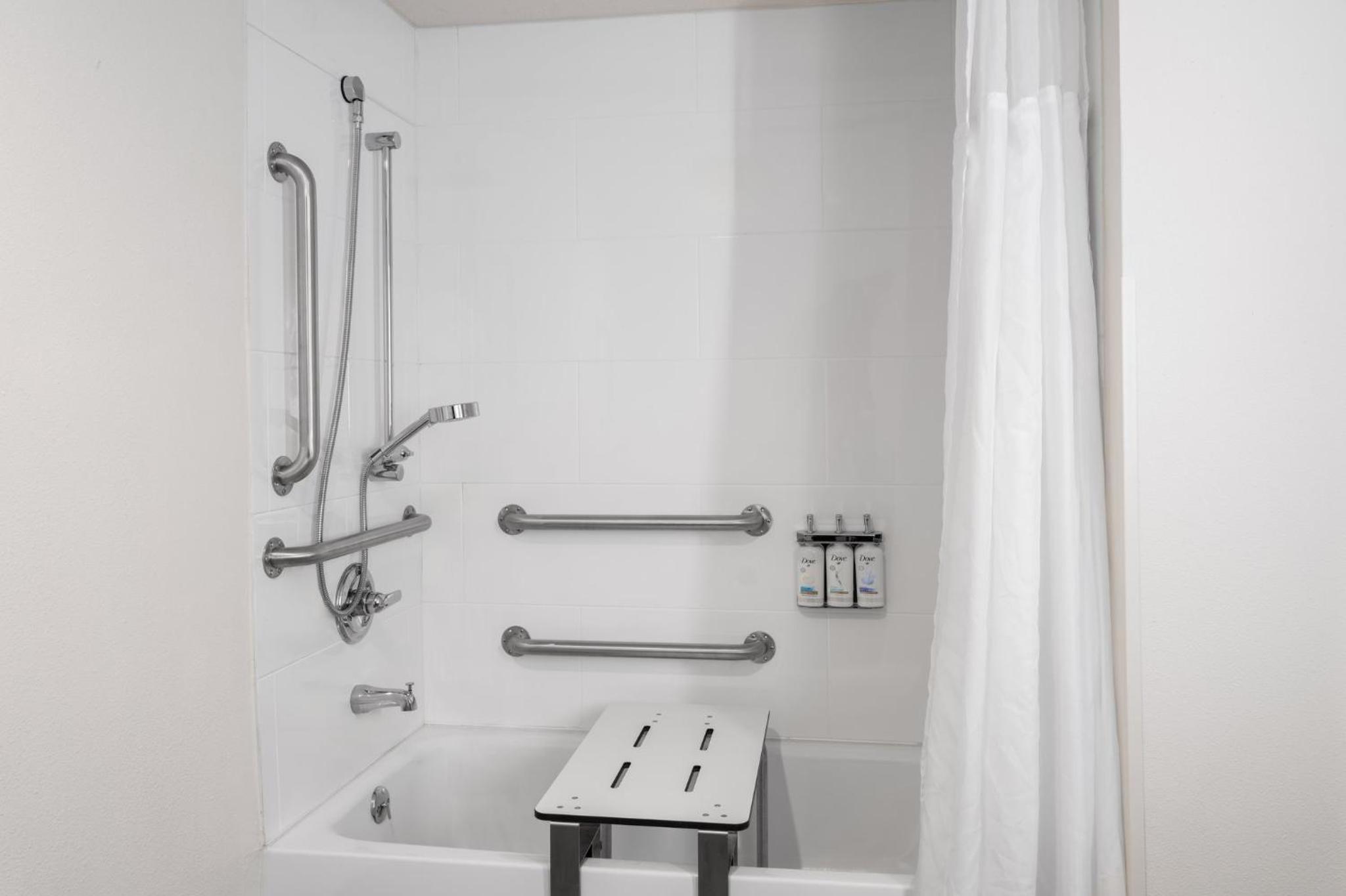 King Room - Mobility Access/Hearing Accessible - Photo 2