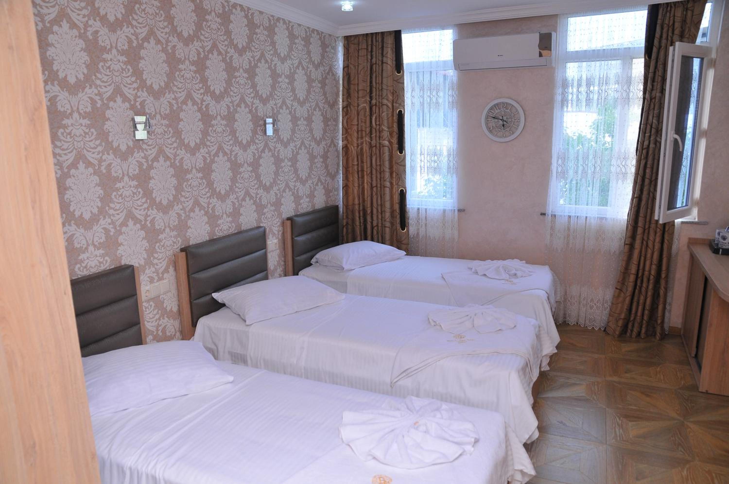 Standard Triple Room photo 3