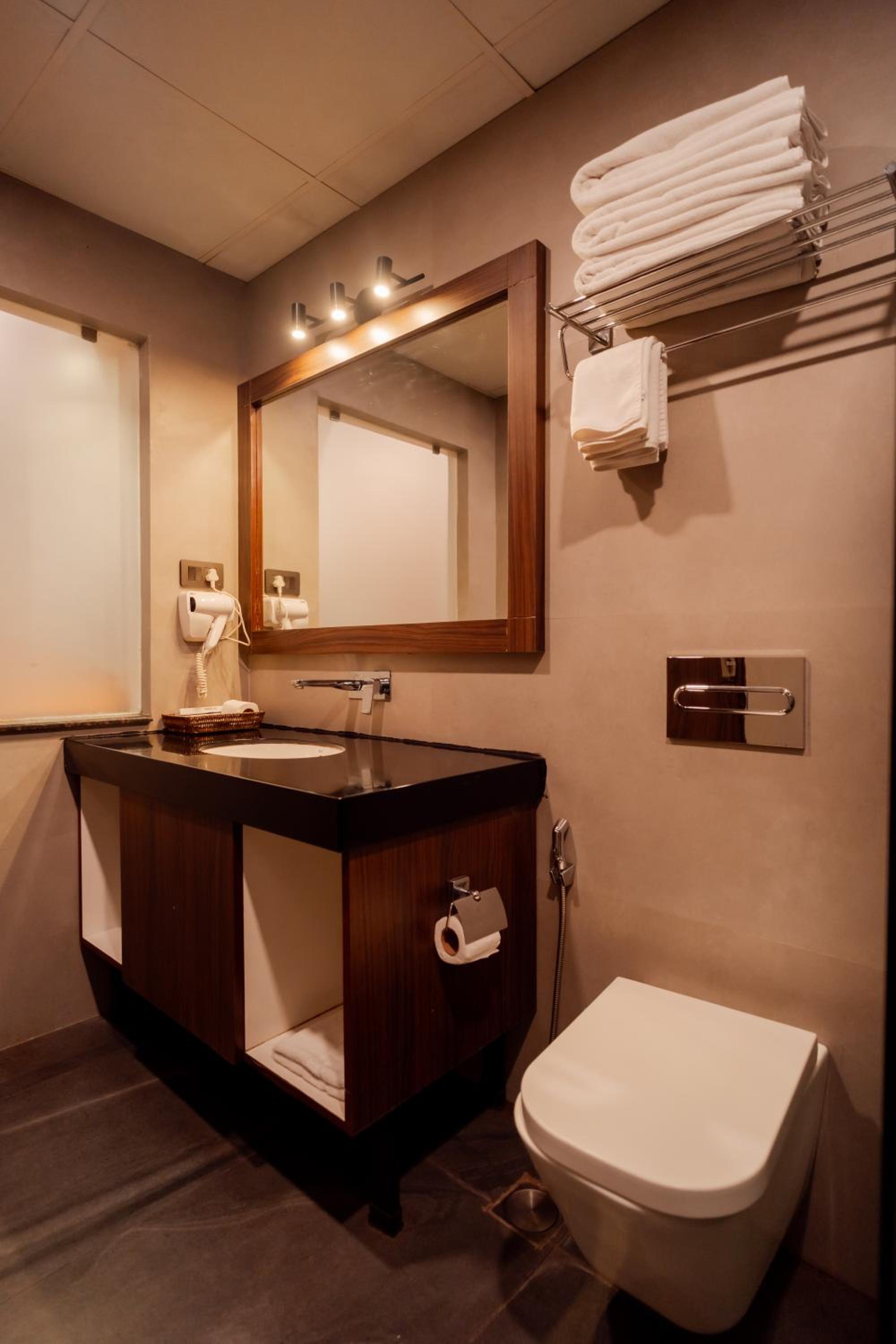 Deluxe King Room photo 1
