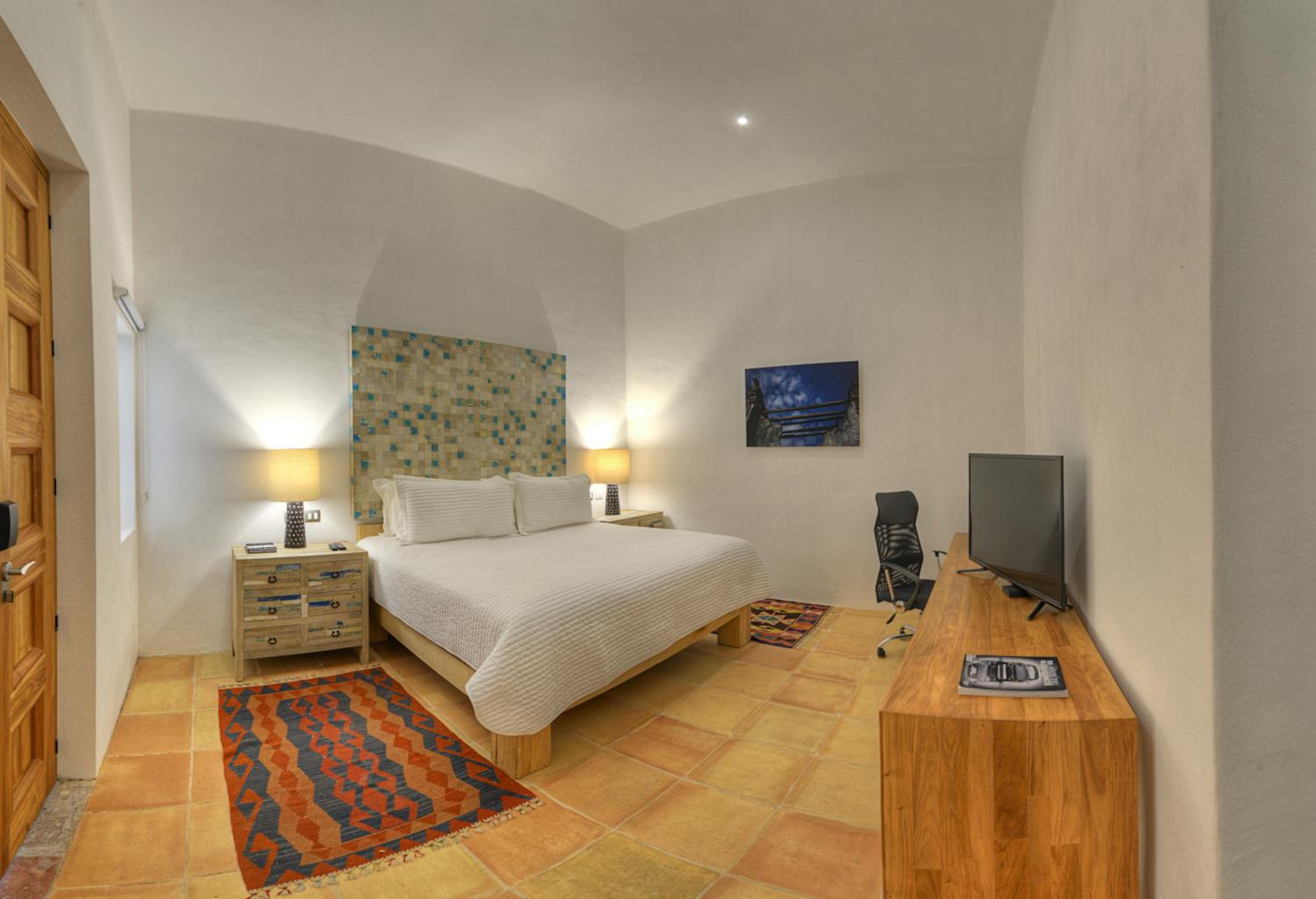 Deluxe Room - Photo 1