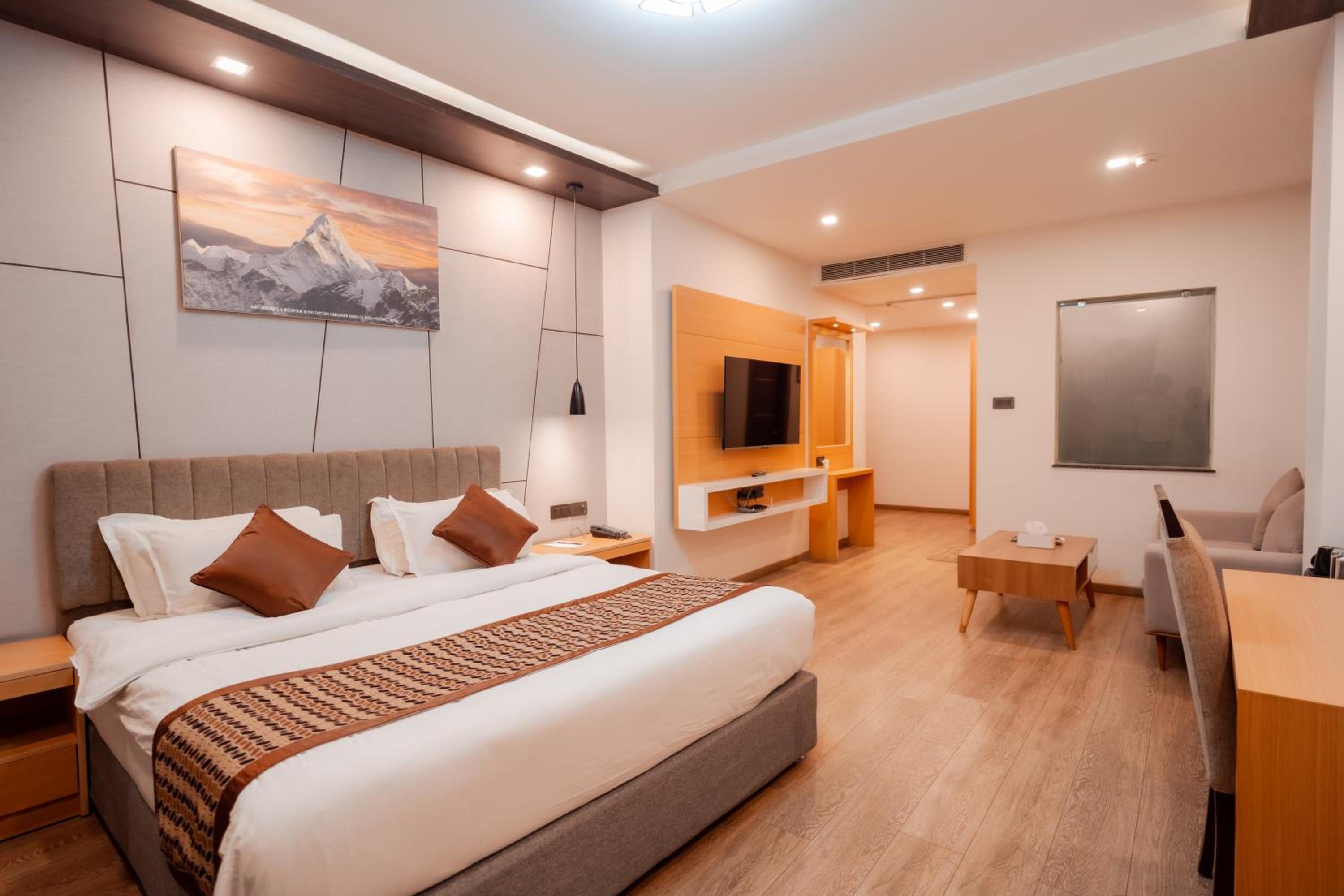 Deluxe King Room photo 2