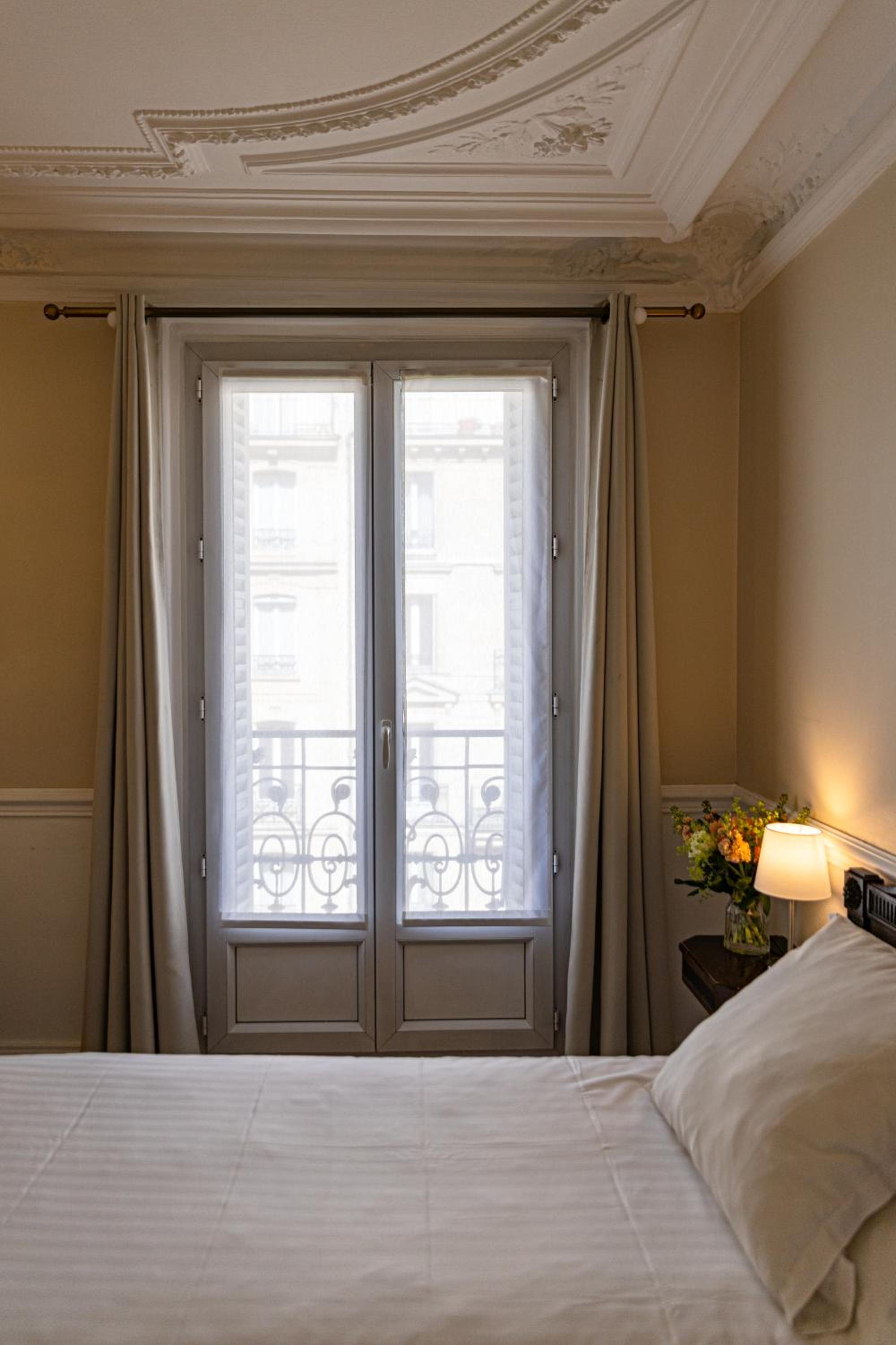 Double or Twin Room with City View thumbnail 6