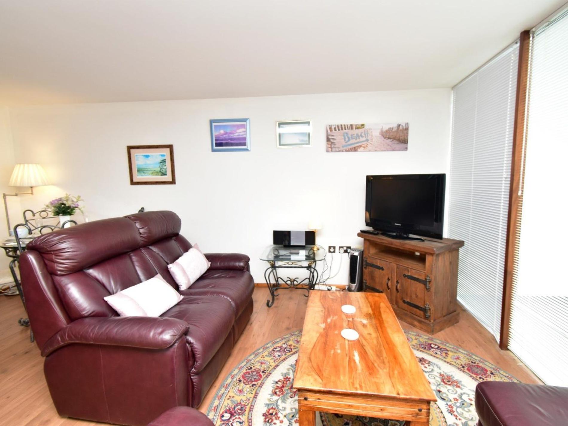 One-Bedroom Apartment photo 2