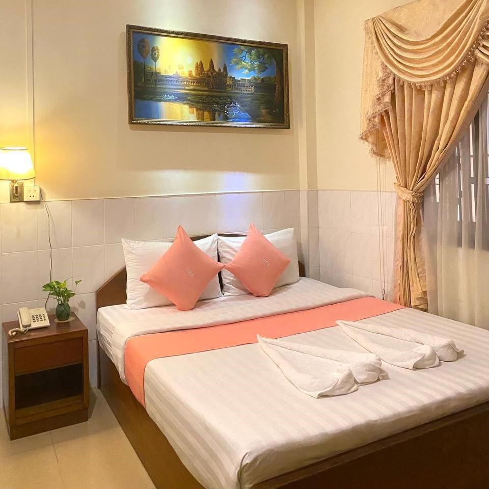 Double Room - Photo 7