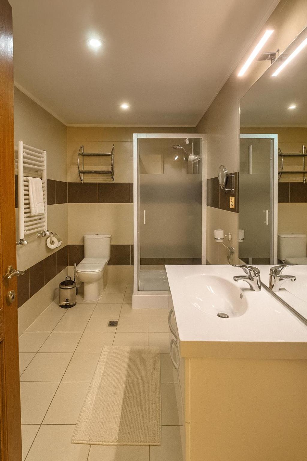 Double or Twin Room - Photo 1