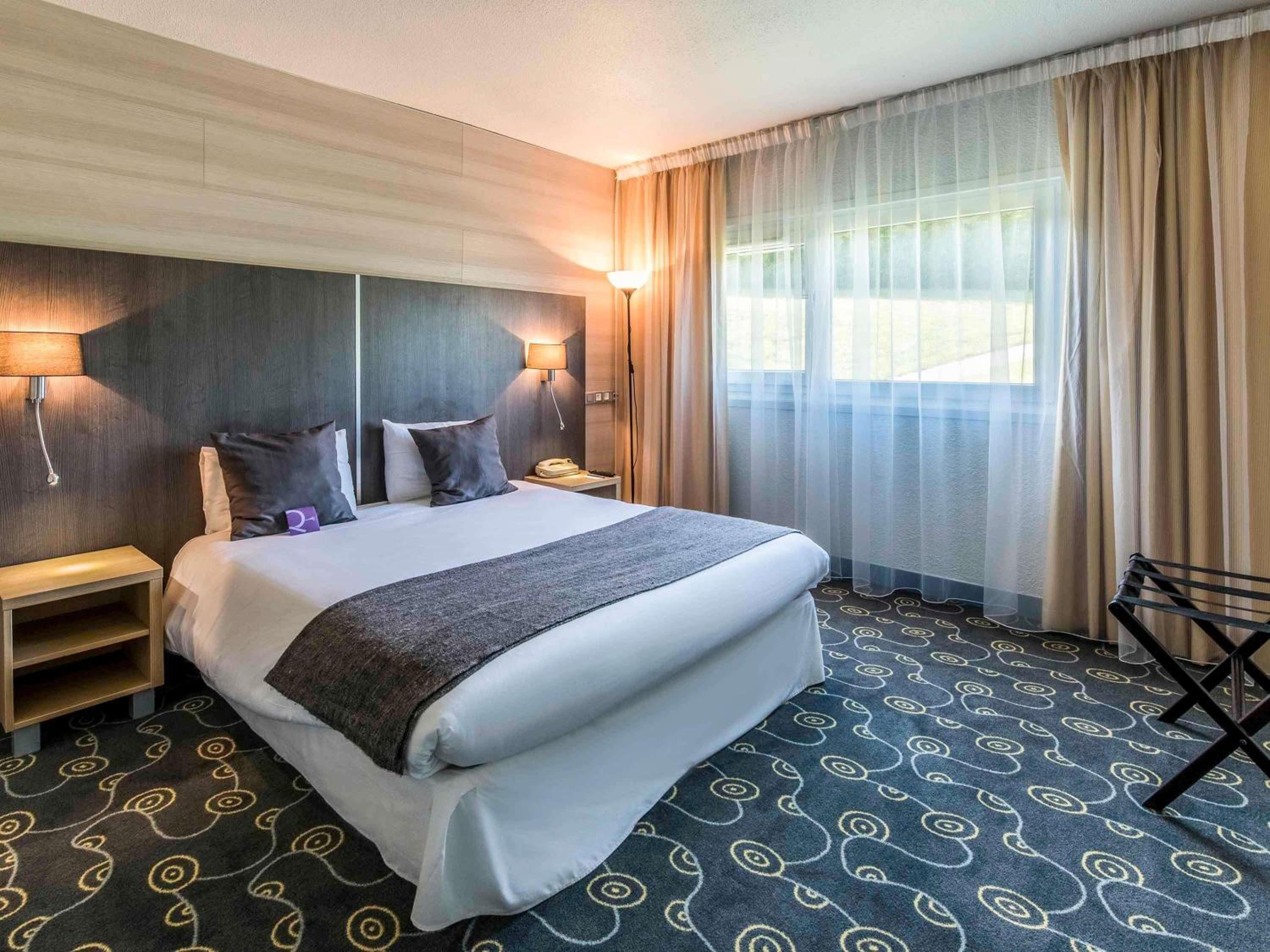 Classic Room with One Double Bed and Twin Beds photo 2