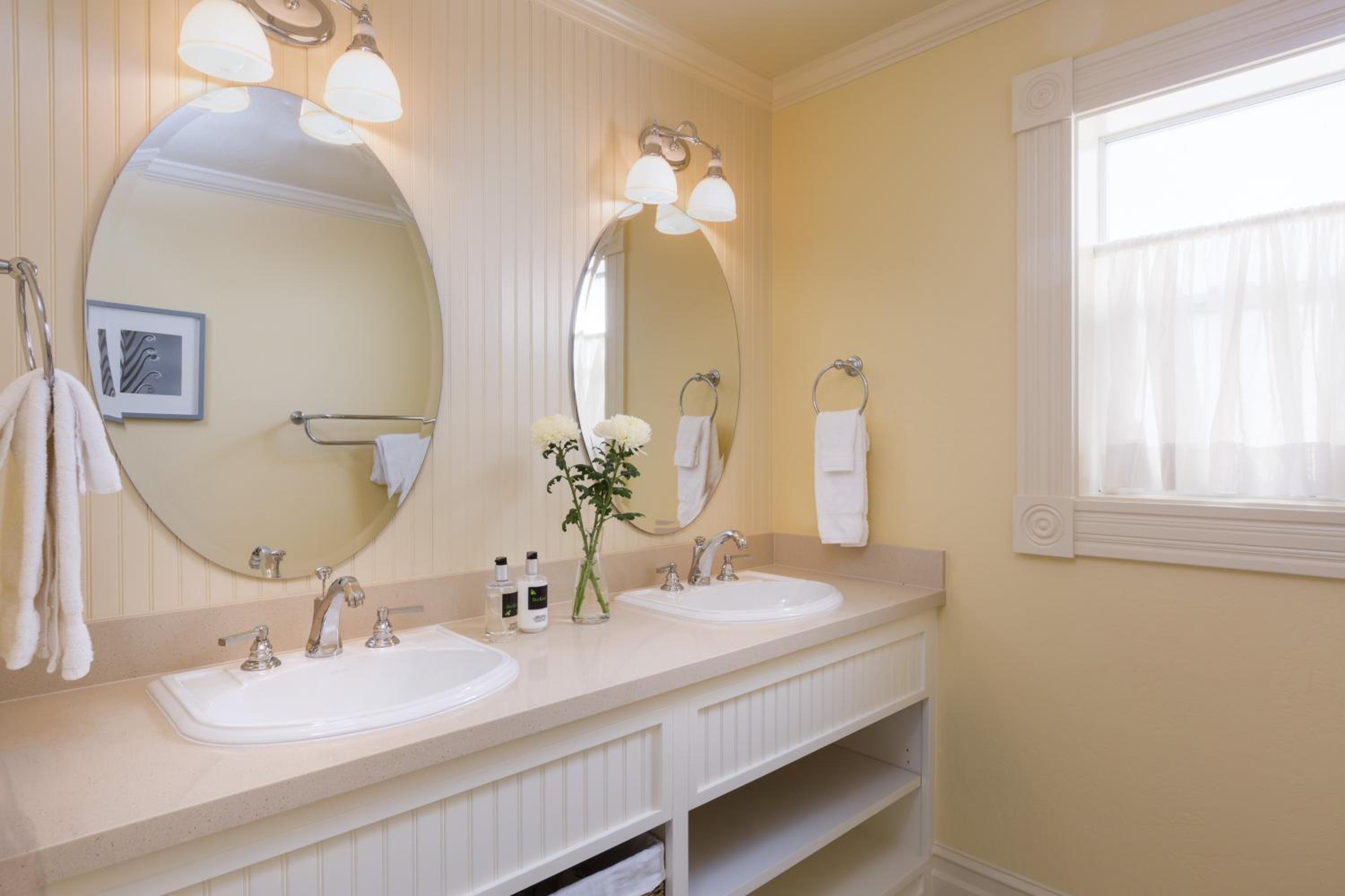 Carriage House  - Photo 3