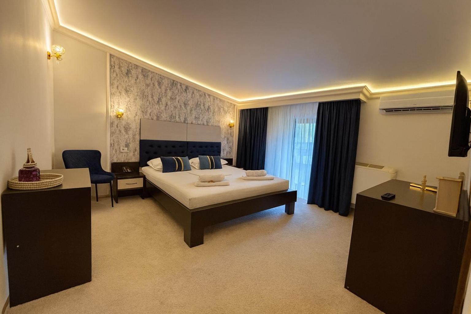Large Double Room photo 2