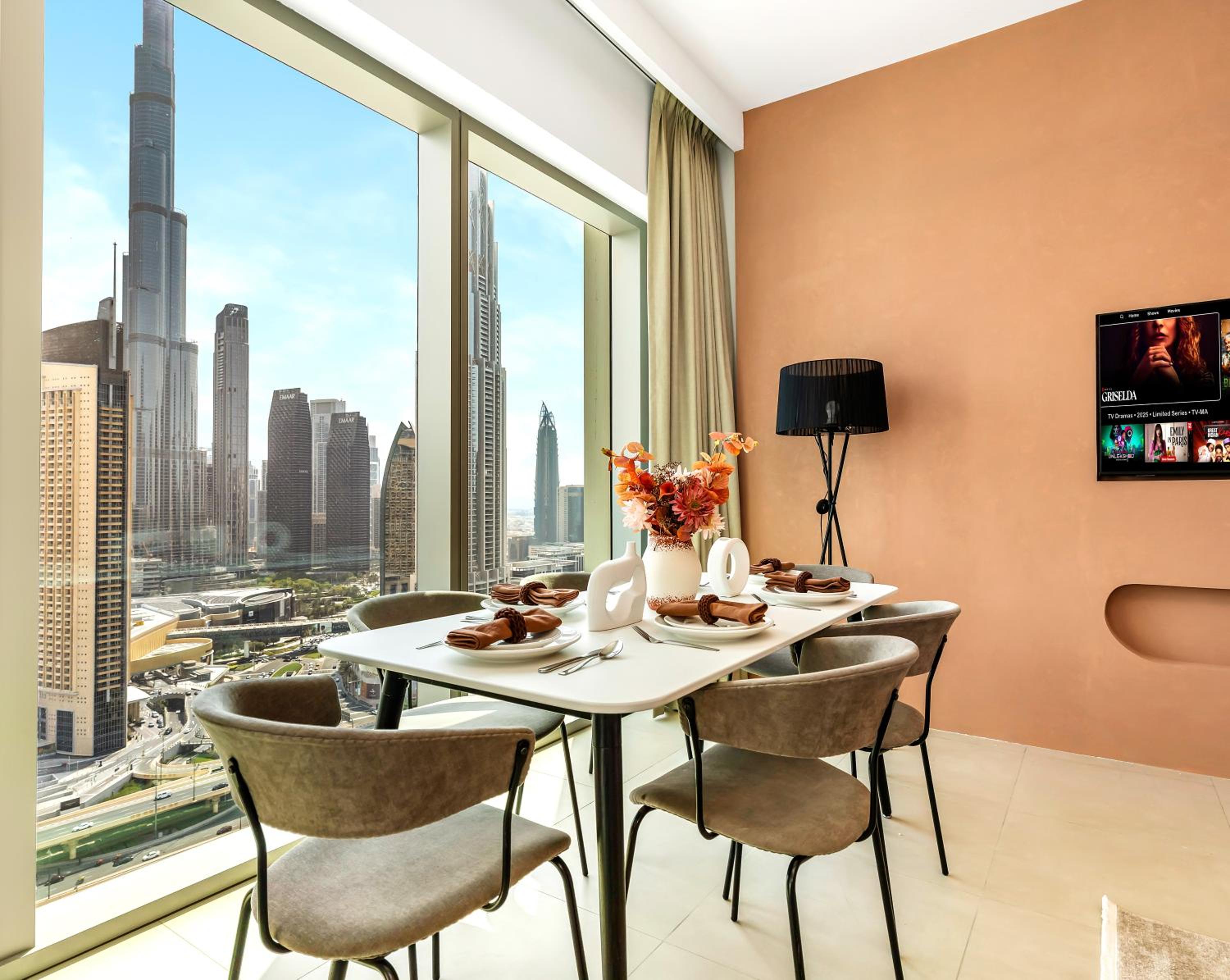 Apartment with View and Balcony photo 2