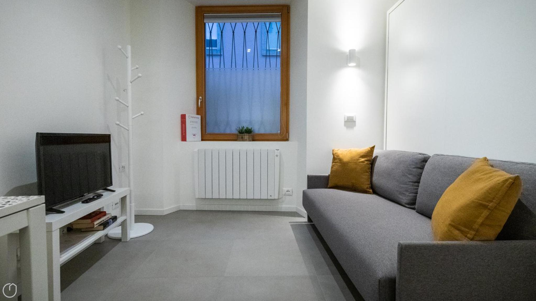 Studio Apartment