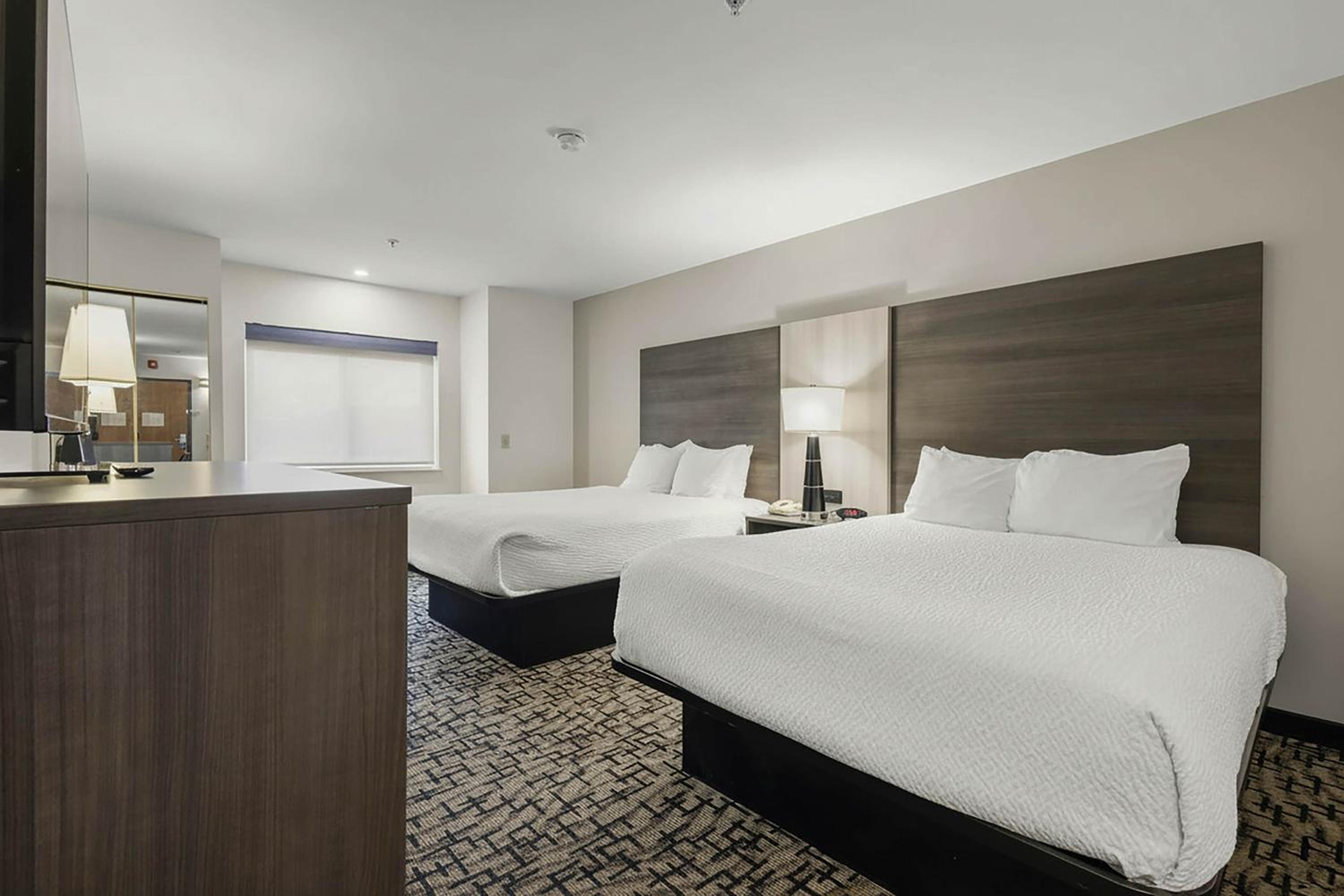 Queen Room with Two Queen Beds and Walk-In Shower - Mobility Accessible/Non-Smoking - Photo 1