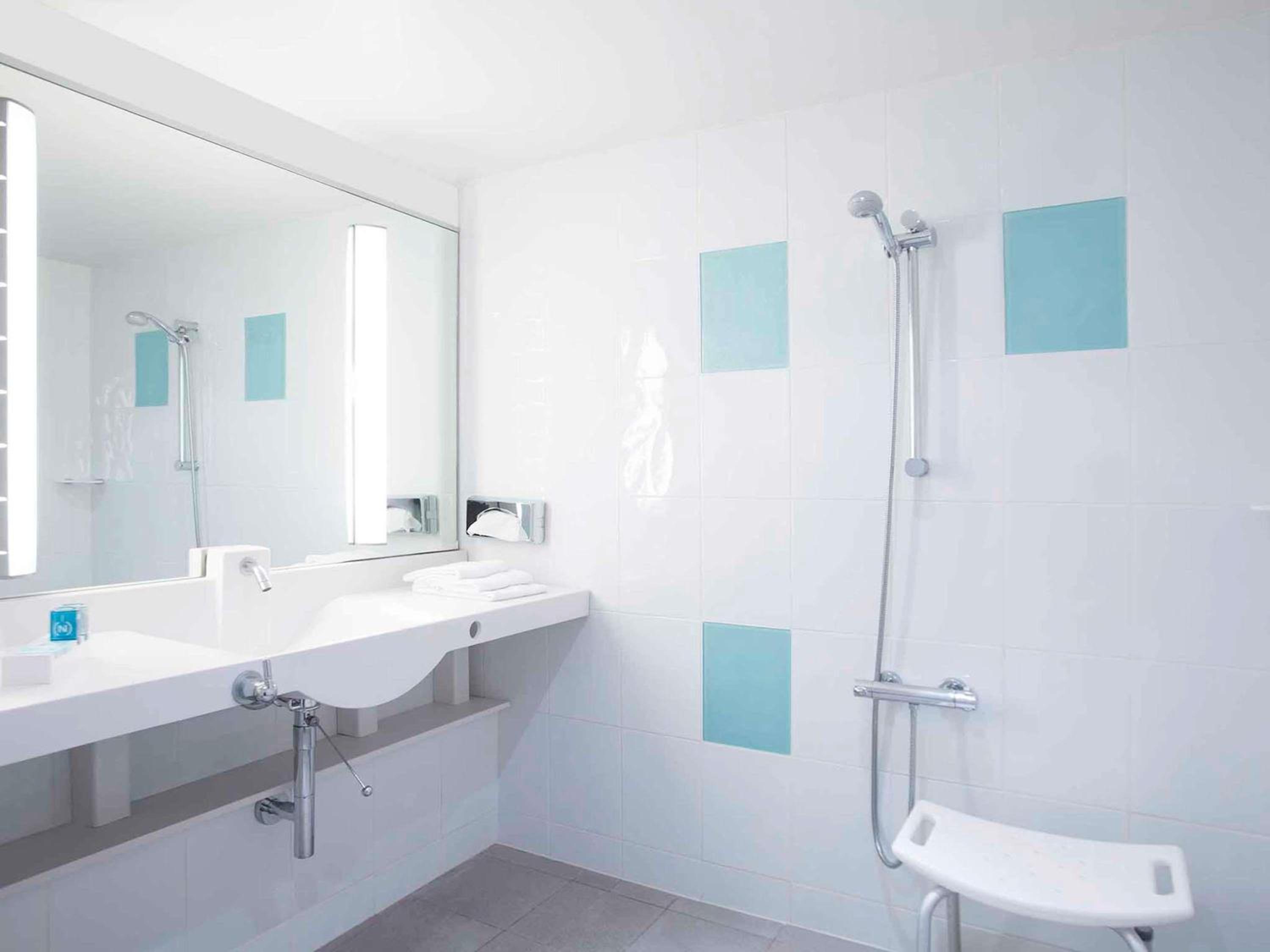 Classic Double Room - Mobility Access - Photo 2