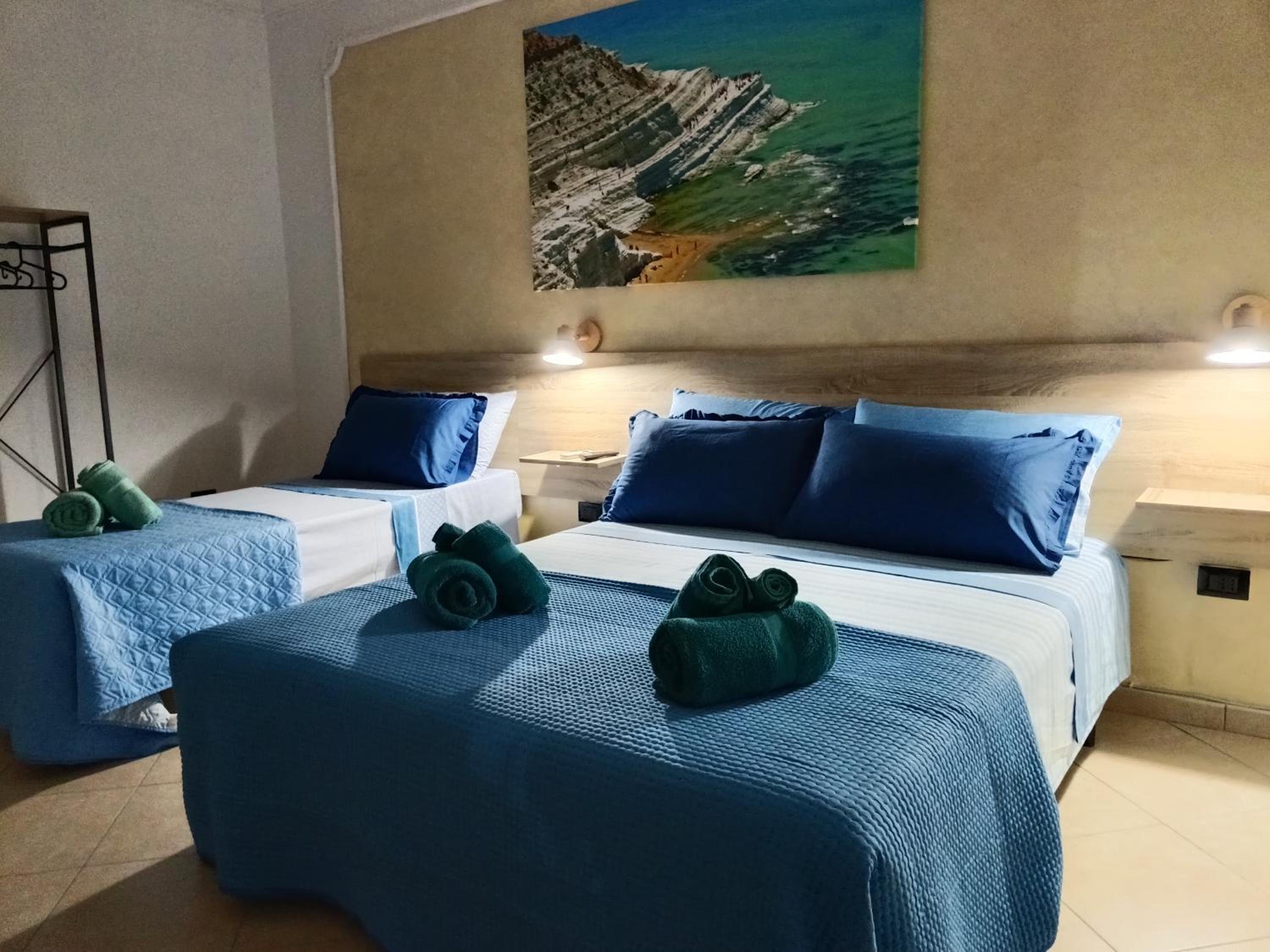 Large Double or Twin Room