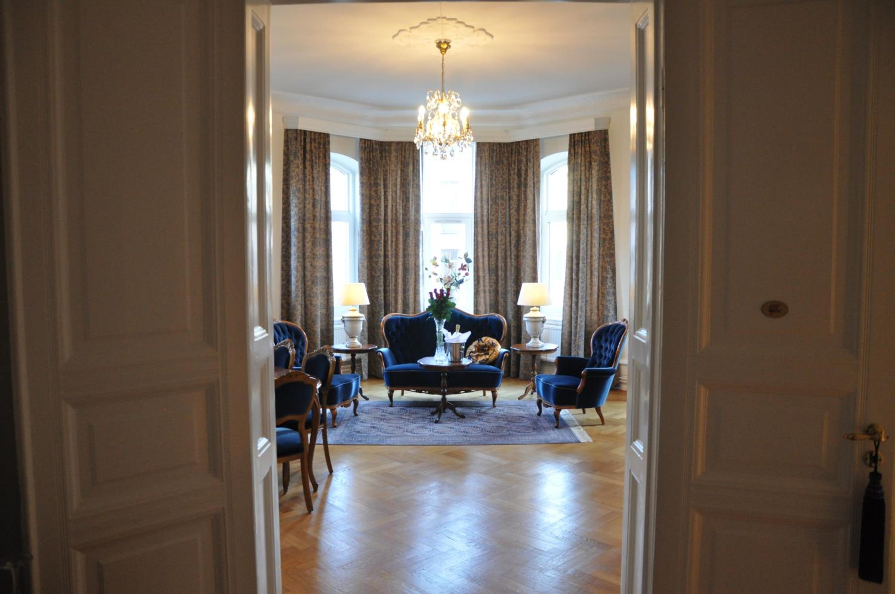 King Suite - Photo 9