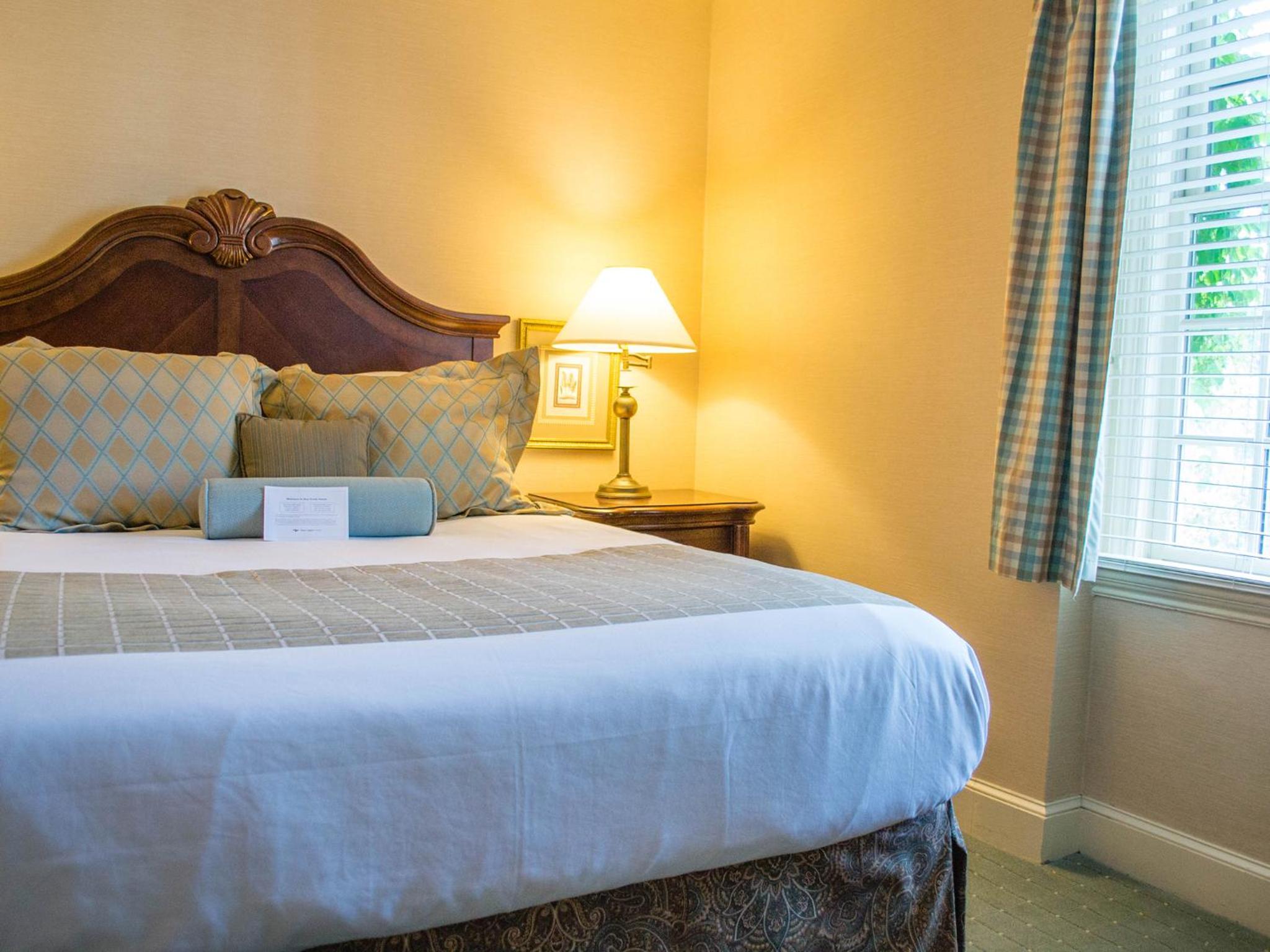 European Queen Room - Photo 1