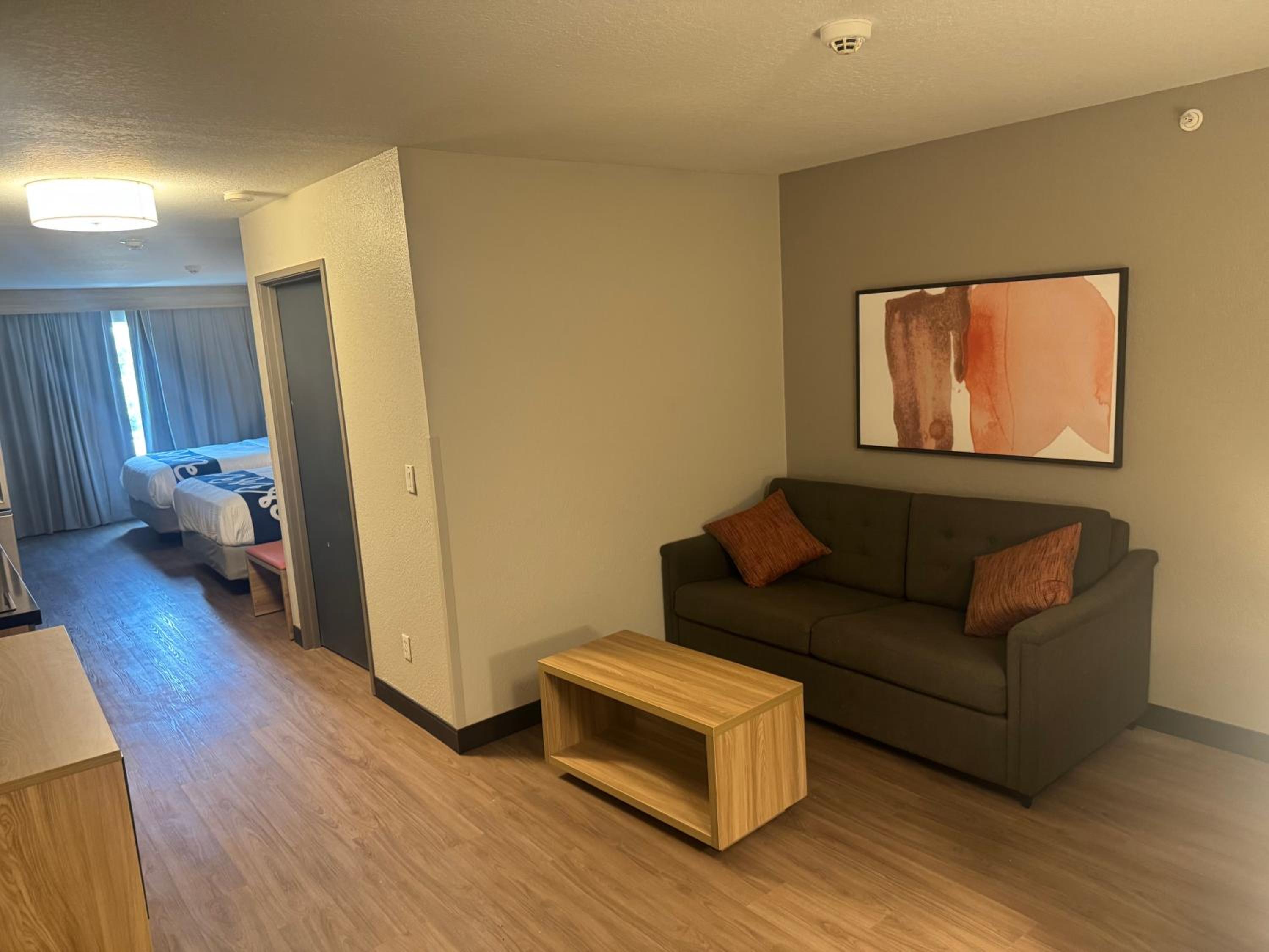Studio King Suite