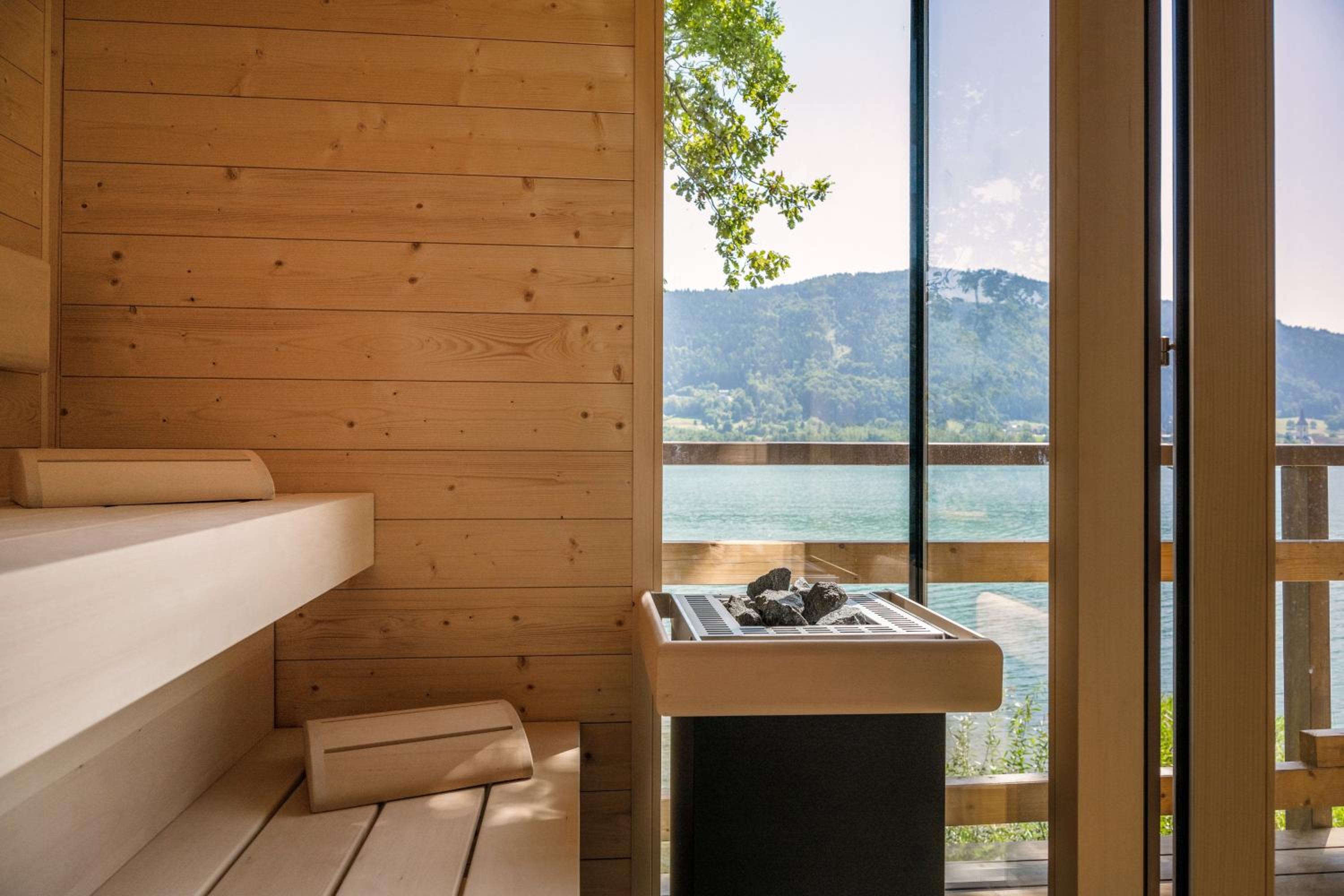 Two-Bedroom Apartment with Lake View photo 1