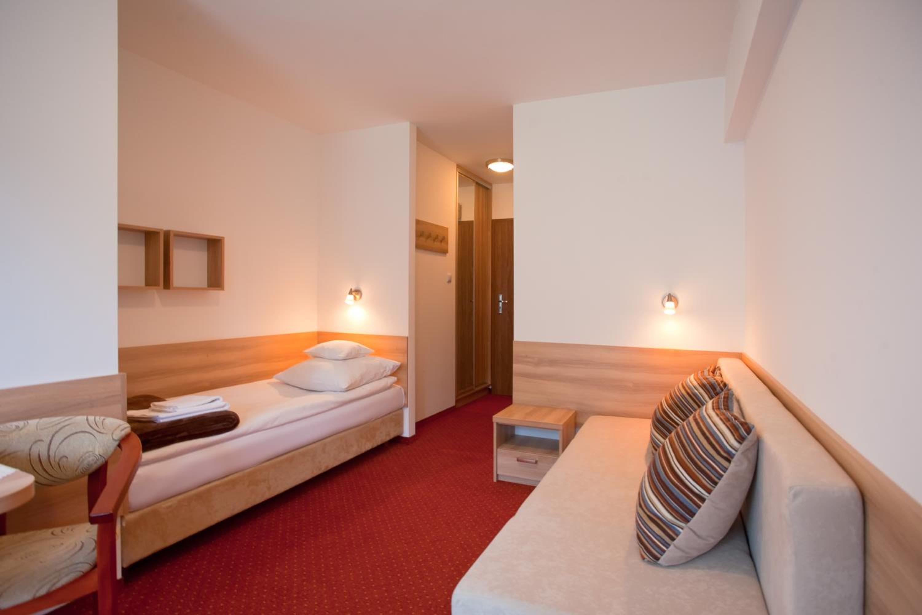 Twin Room with Balcony photo 3
