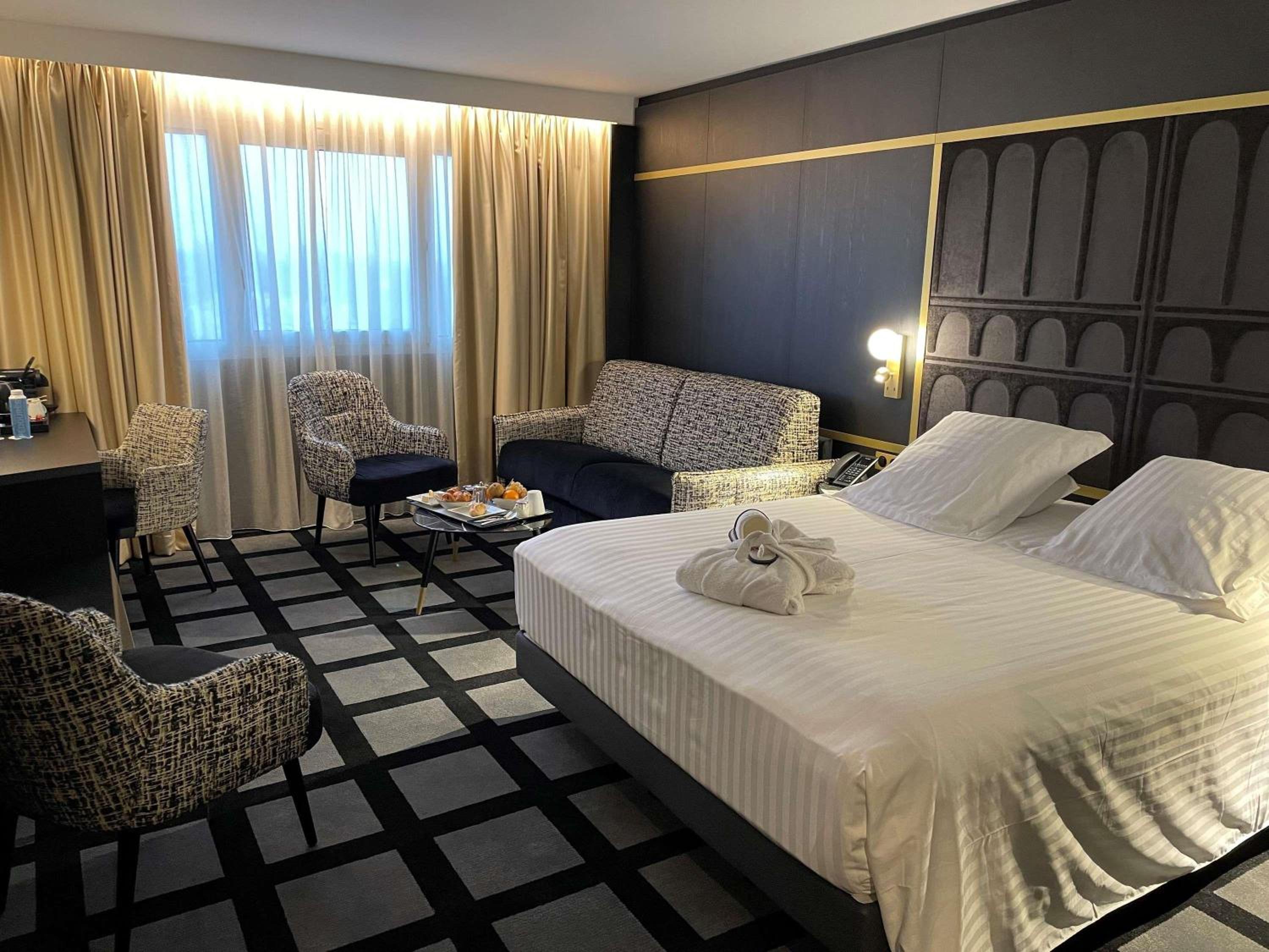 Deluxe Room with Double Bed and Double Sofa Bed