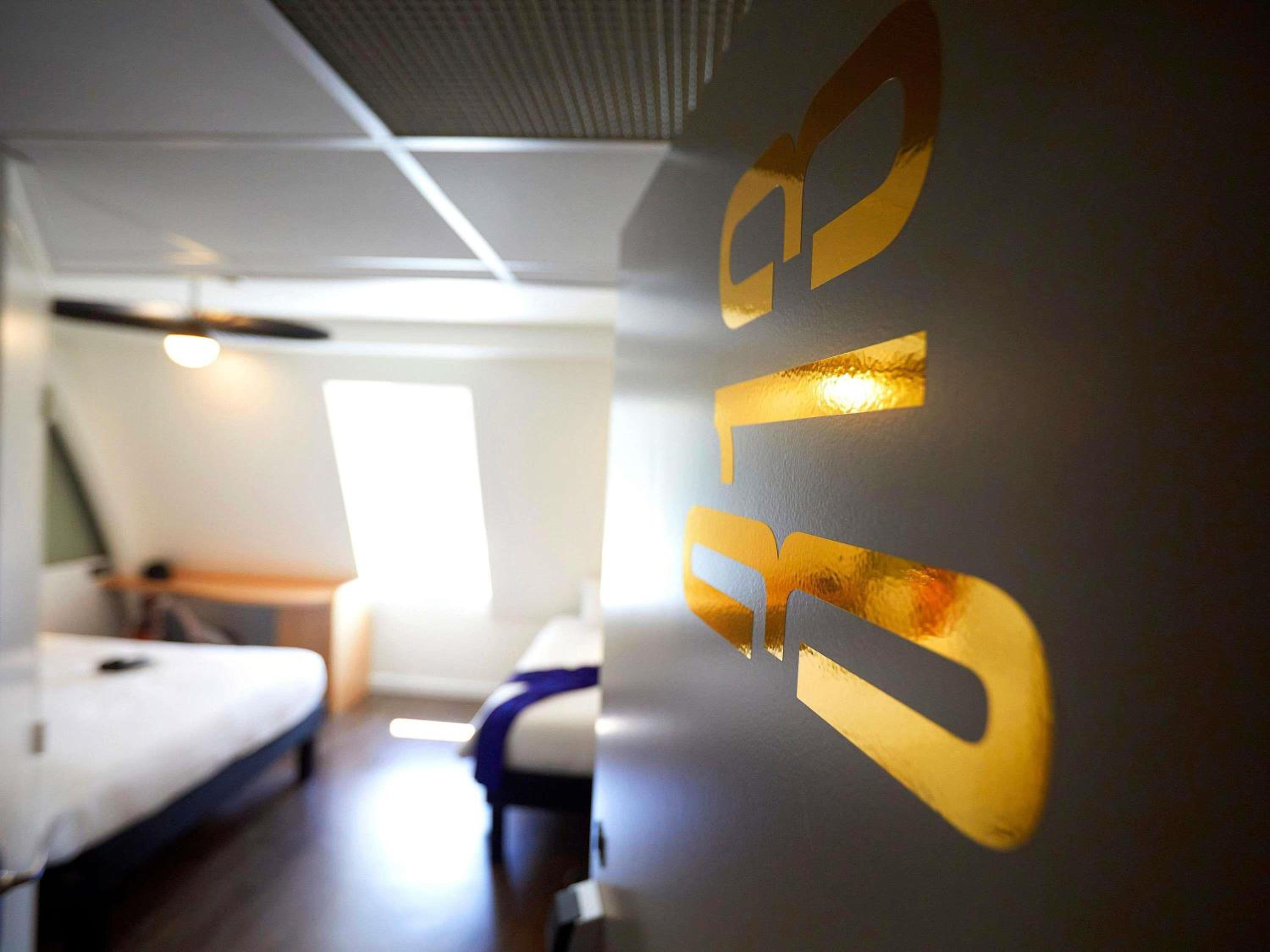 Standard Room with One Double Bed and One Single Bed photo 1