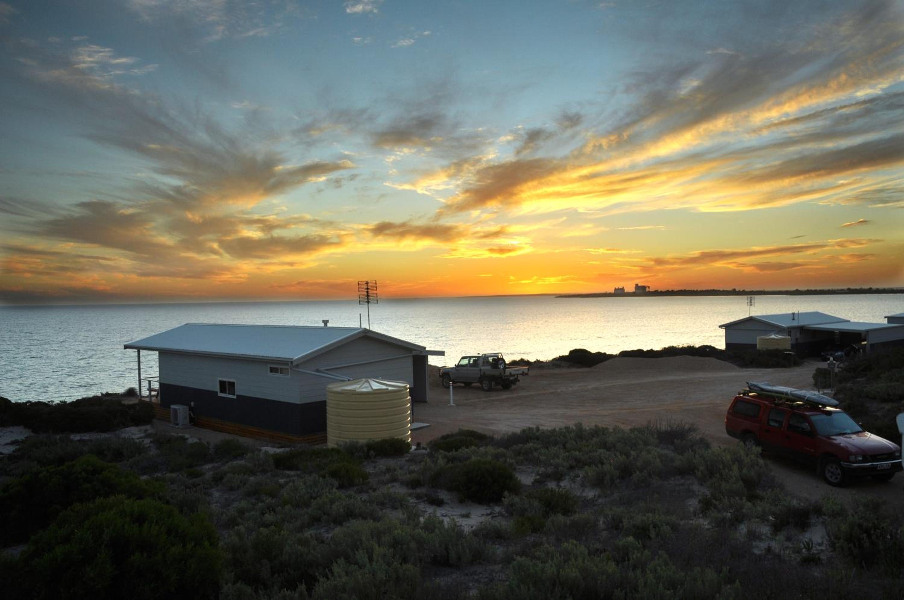 Two-Bedroom Eco Beach Chalet photo 2