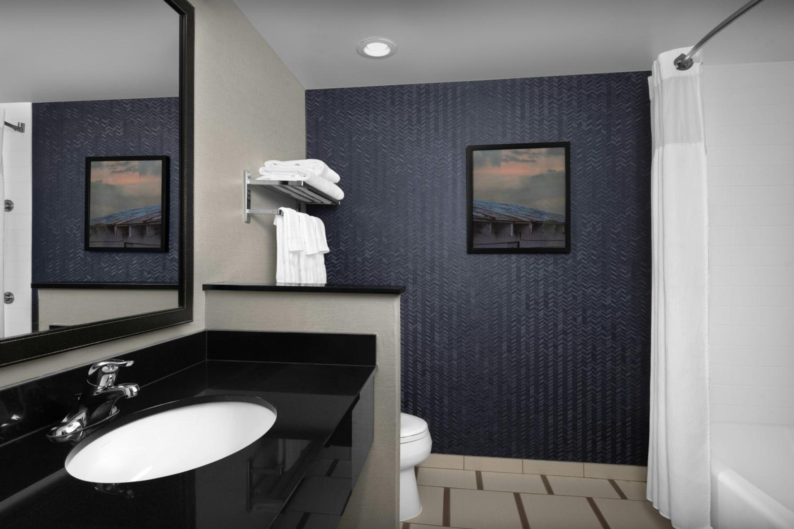 Fairfield Inn & Suites by Marriott Fayetteville North, Photo 9