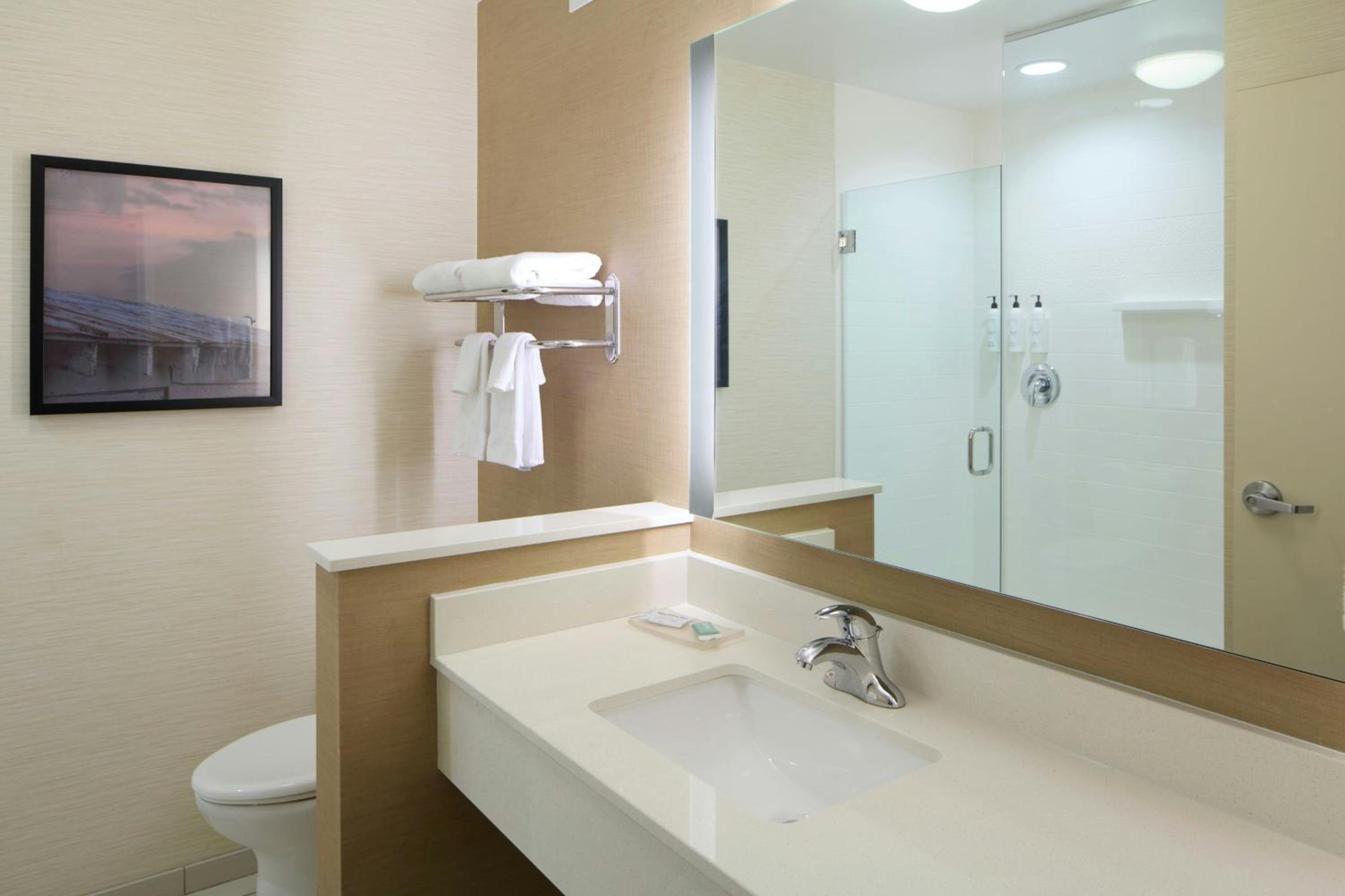 Queen Suite with Two Queen Beds and Sofa Bed - Hearing Accessible photo 3