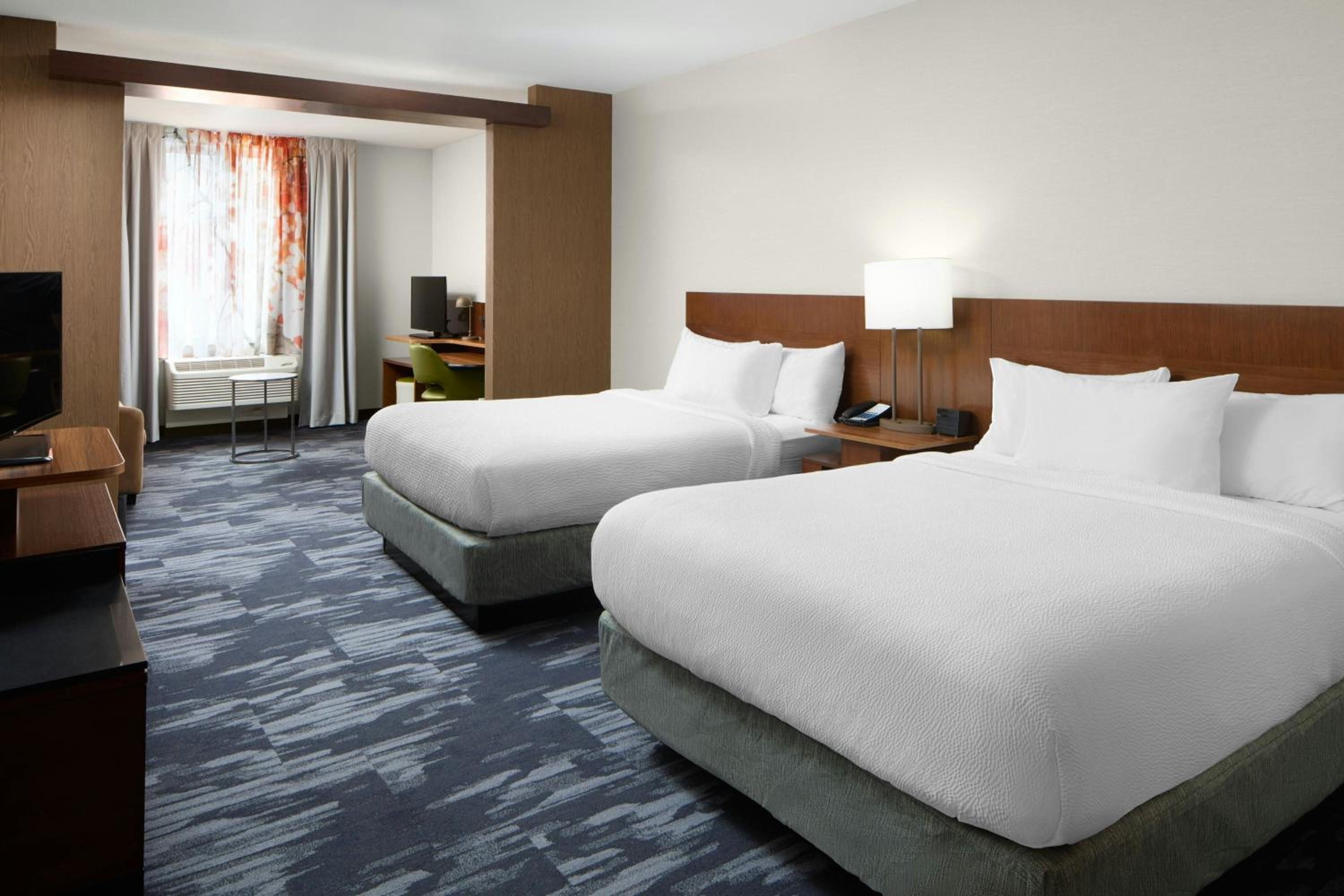 Queen Suite with Two Queen Beds and Sofa Bed - Hearing Accessible