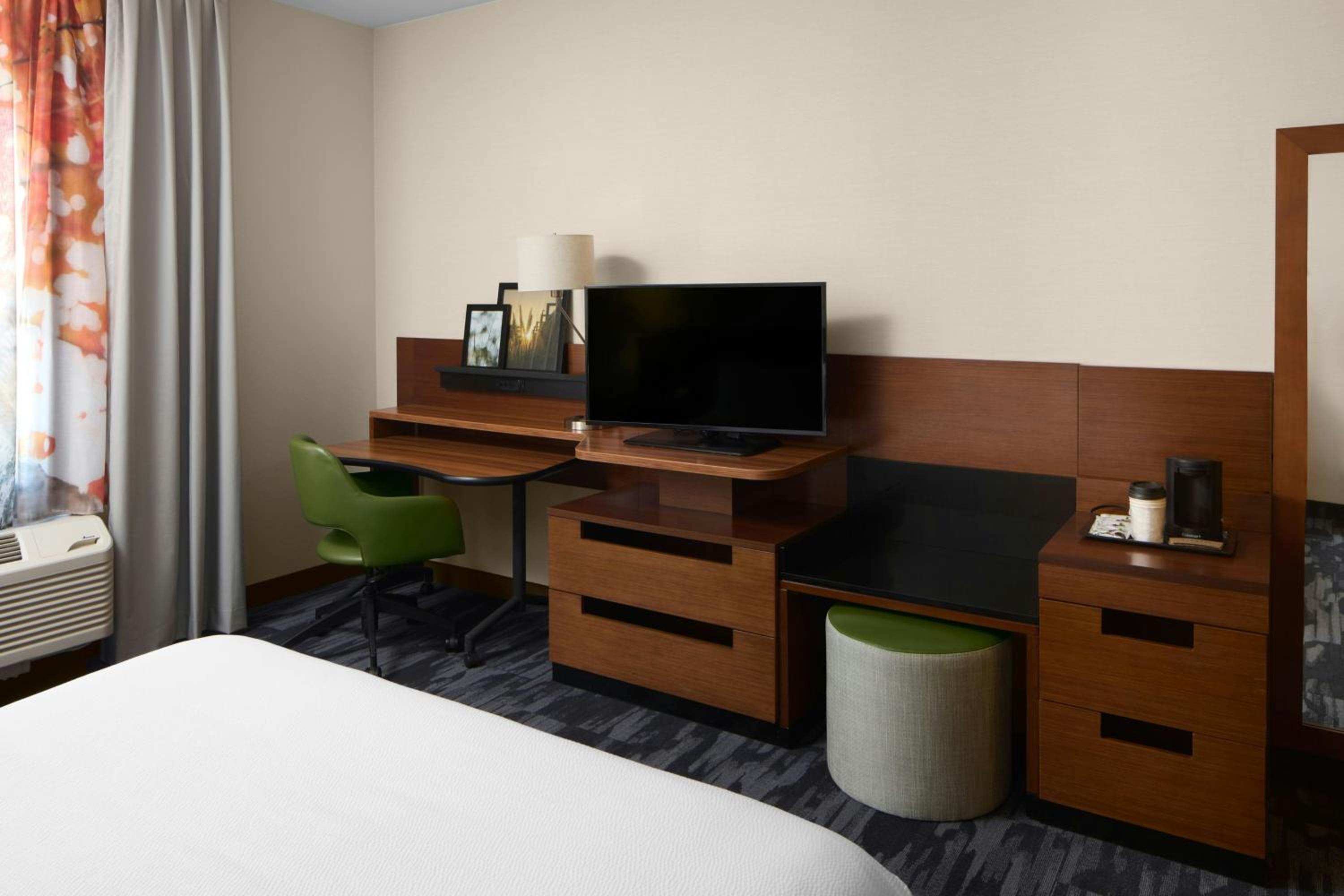 King Suite with Sofa Bed photo 1