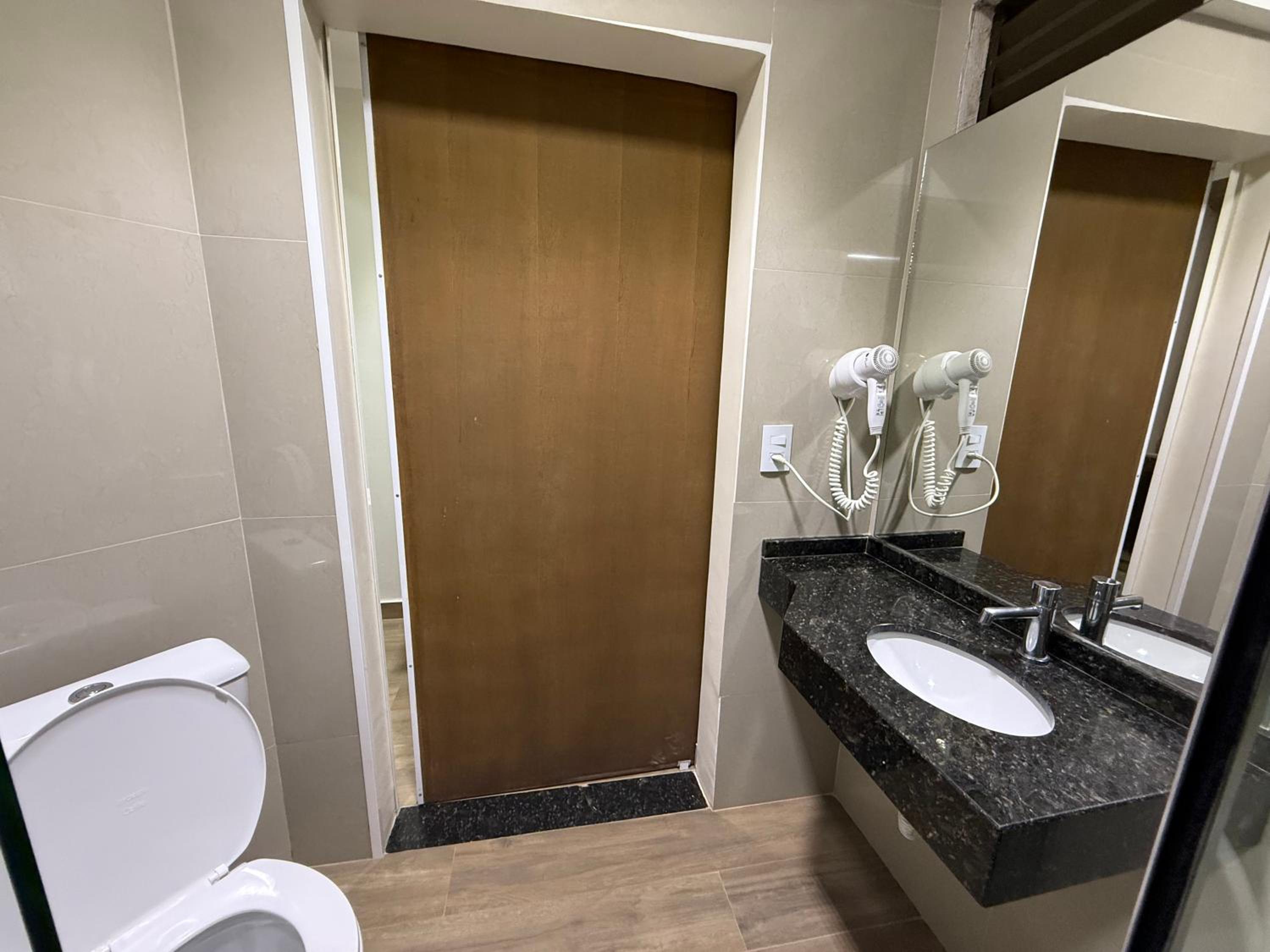 Single Room - Disability Access photo 3