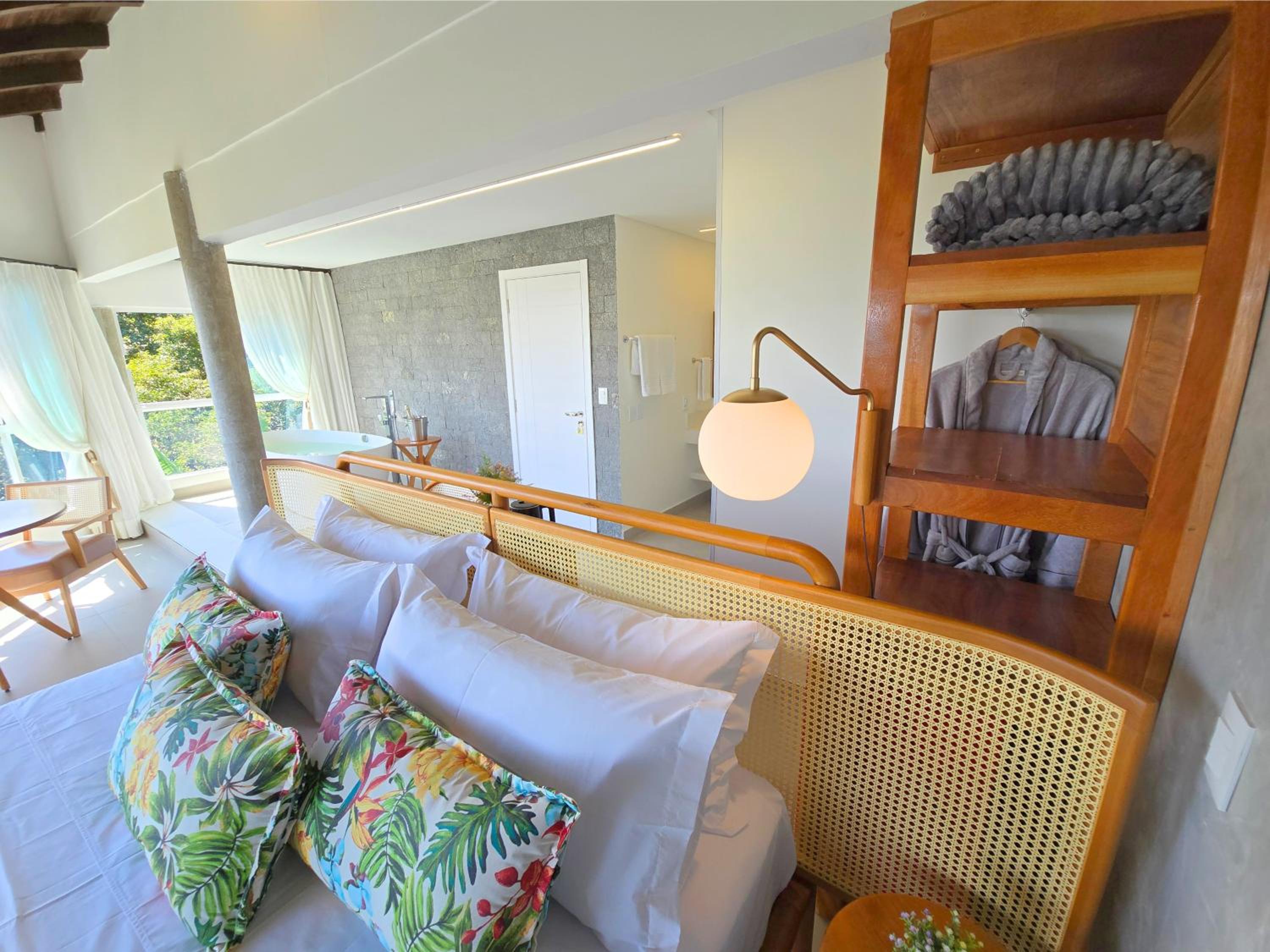 Deluxe Suite with Sea View