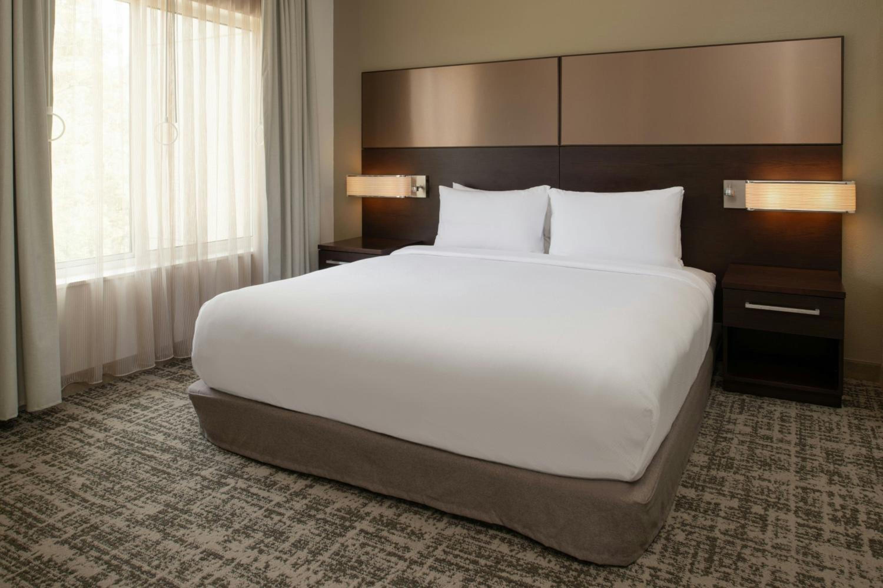 One-Bedroom King Suite with Sofa Bed - Hearing Accessible photo 2
