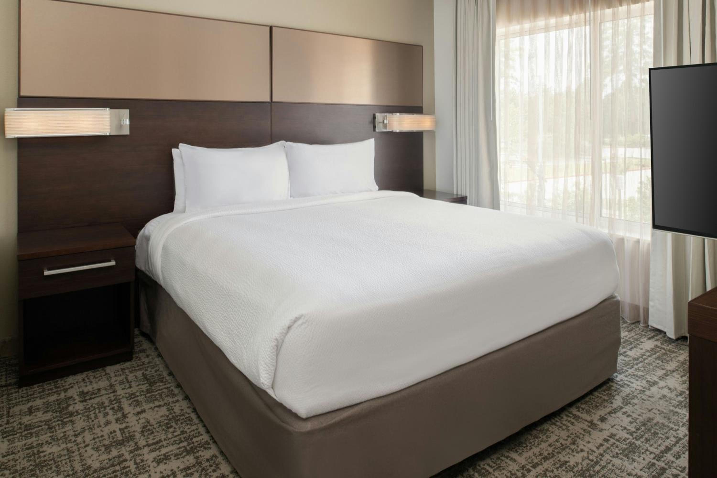 One-Bedroom King Suite with Sofa Bed - Hearing Accessible photo 1