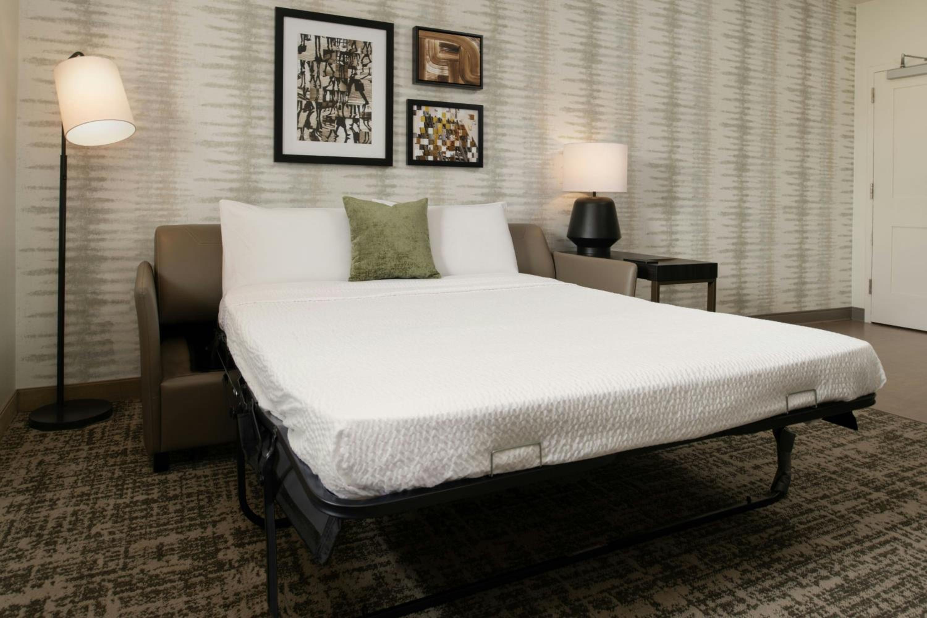 One-Bedroom King Suite with Sofa Bed - Hearing Accessible photo 3