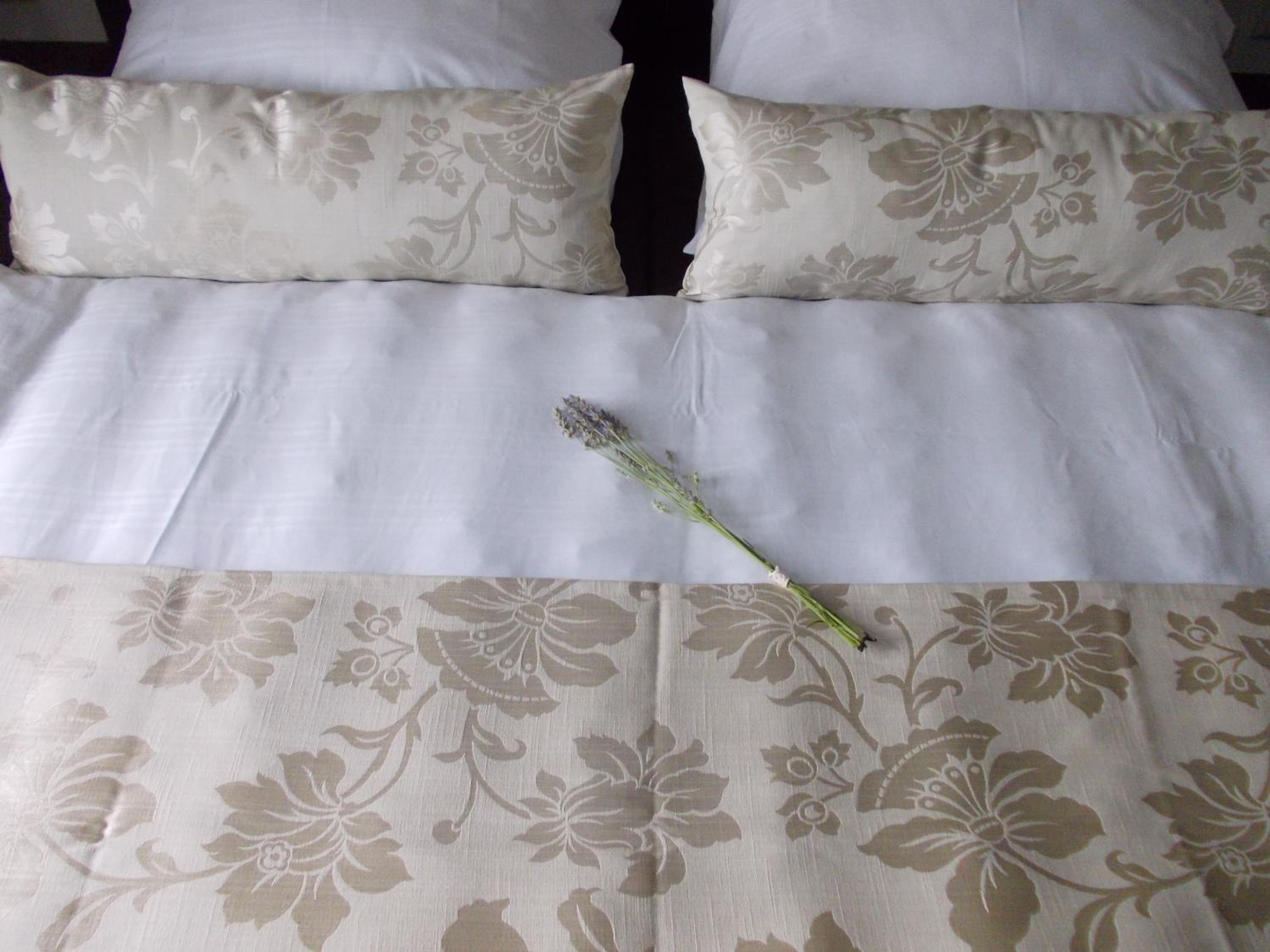 Double Room - Photo 5