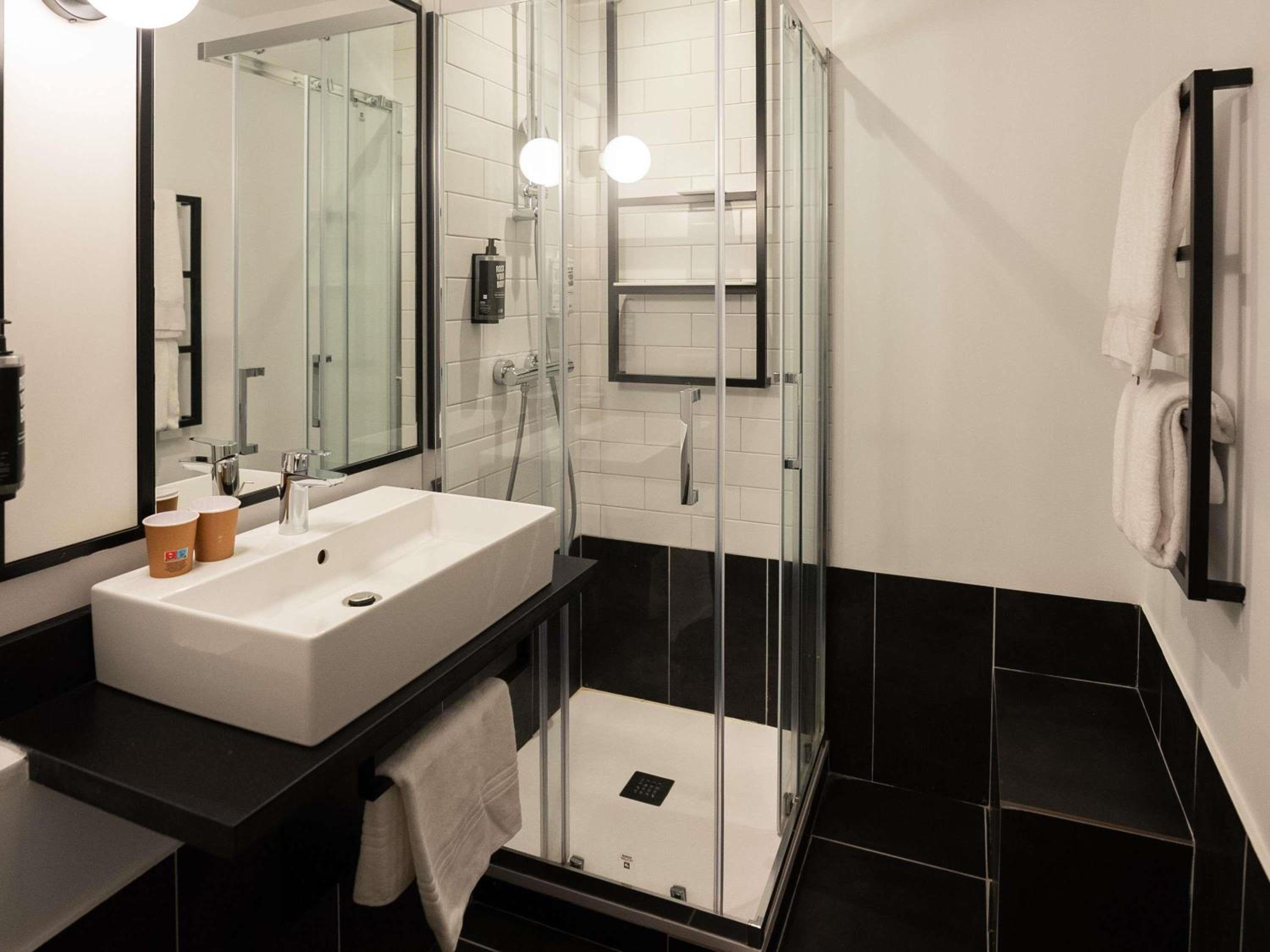 Standard Room with One Double Bed and One Single Bed and Balcony - Photo 1