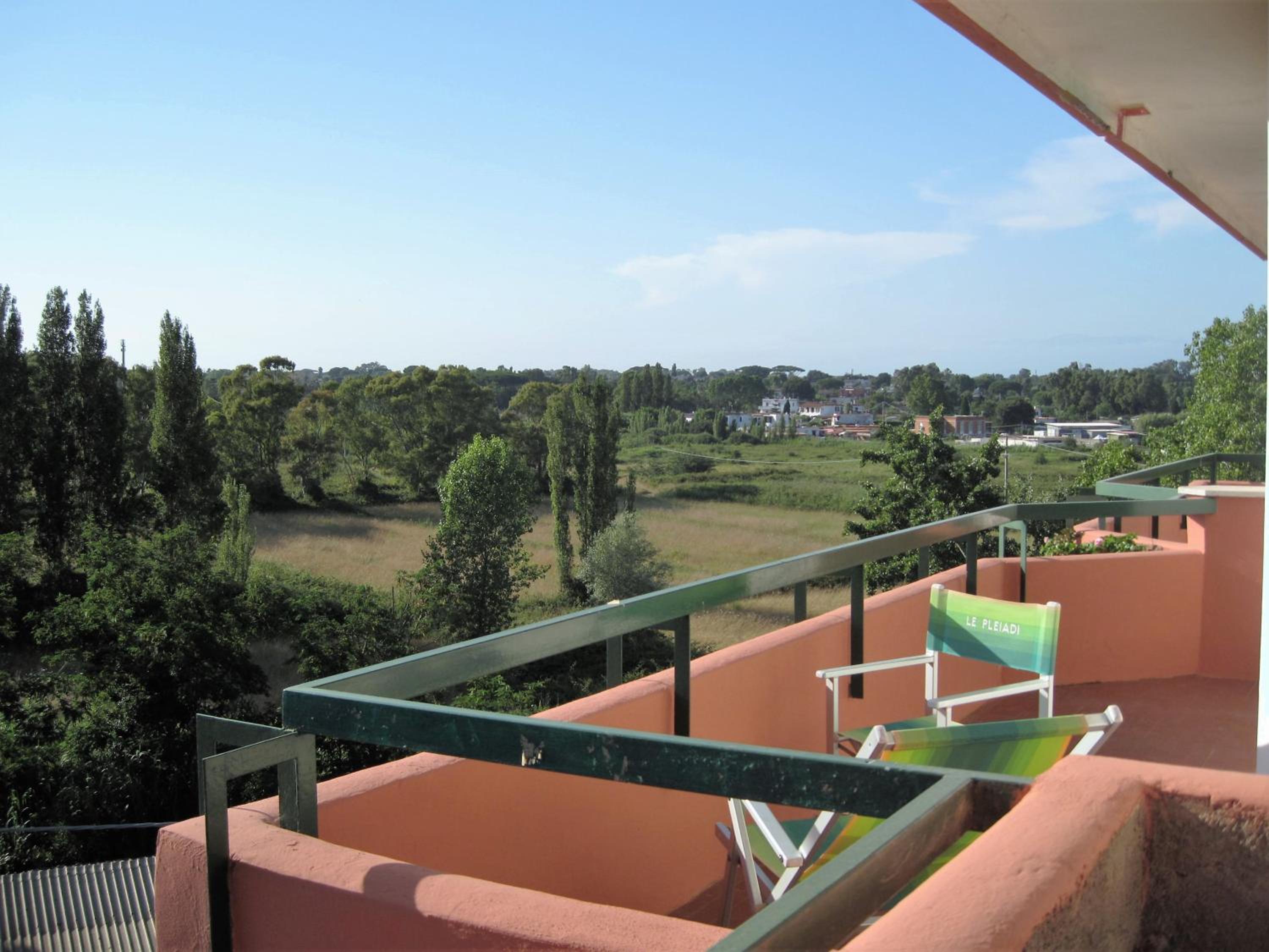 Triple Room with Balcony - Photo 8