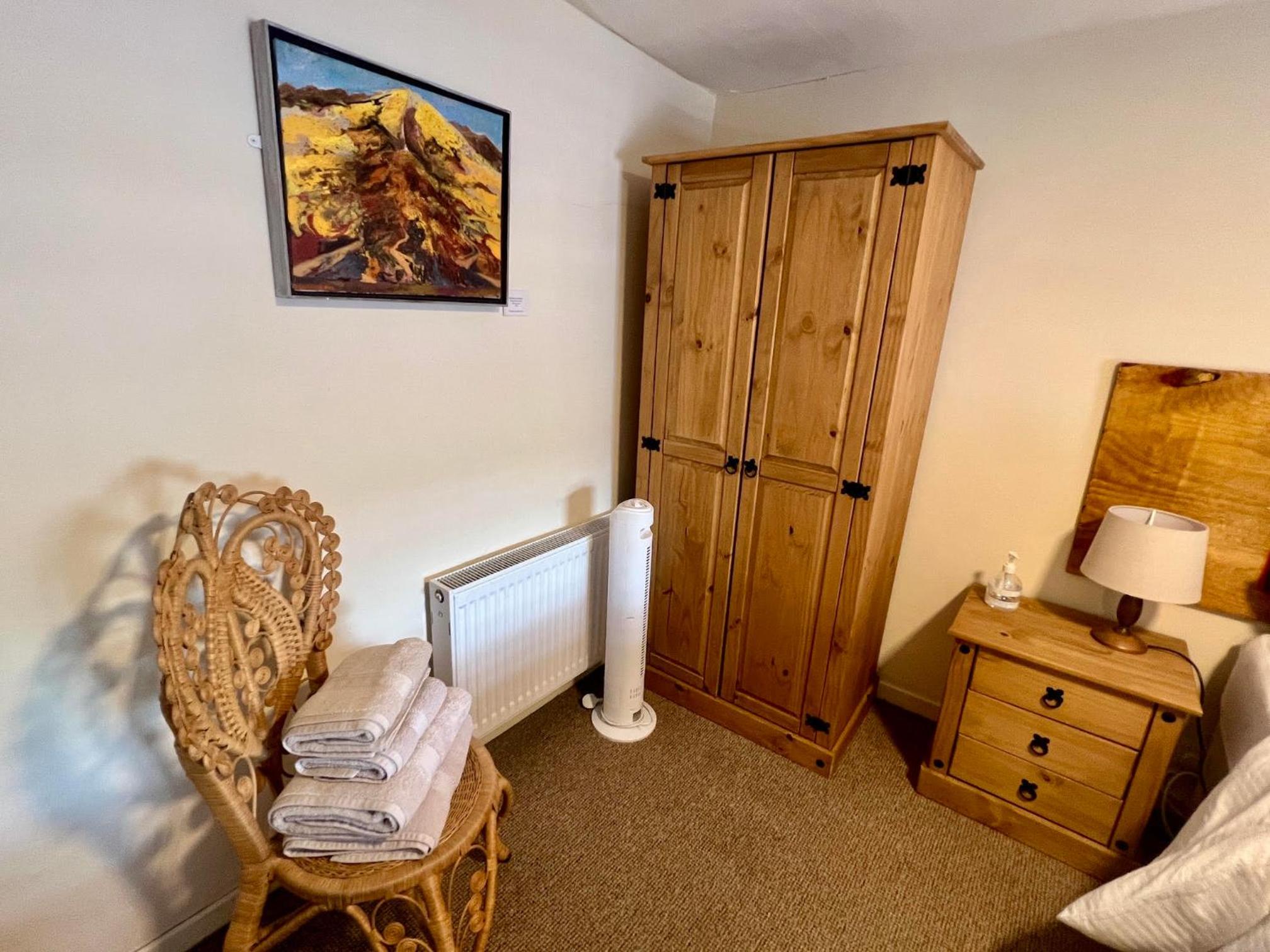 Double or Twin Room Without Shower photo 2