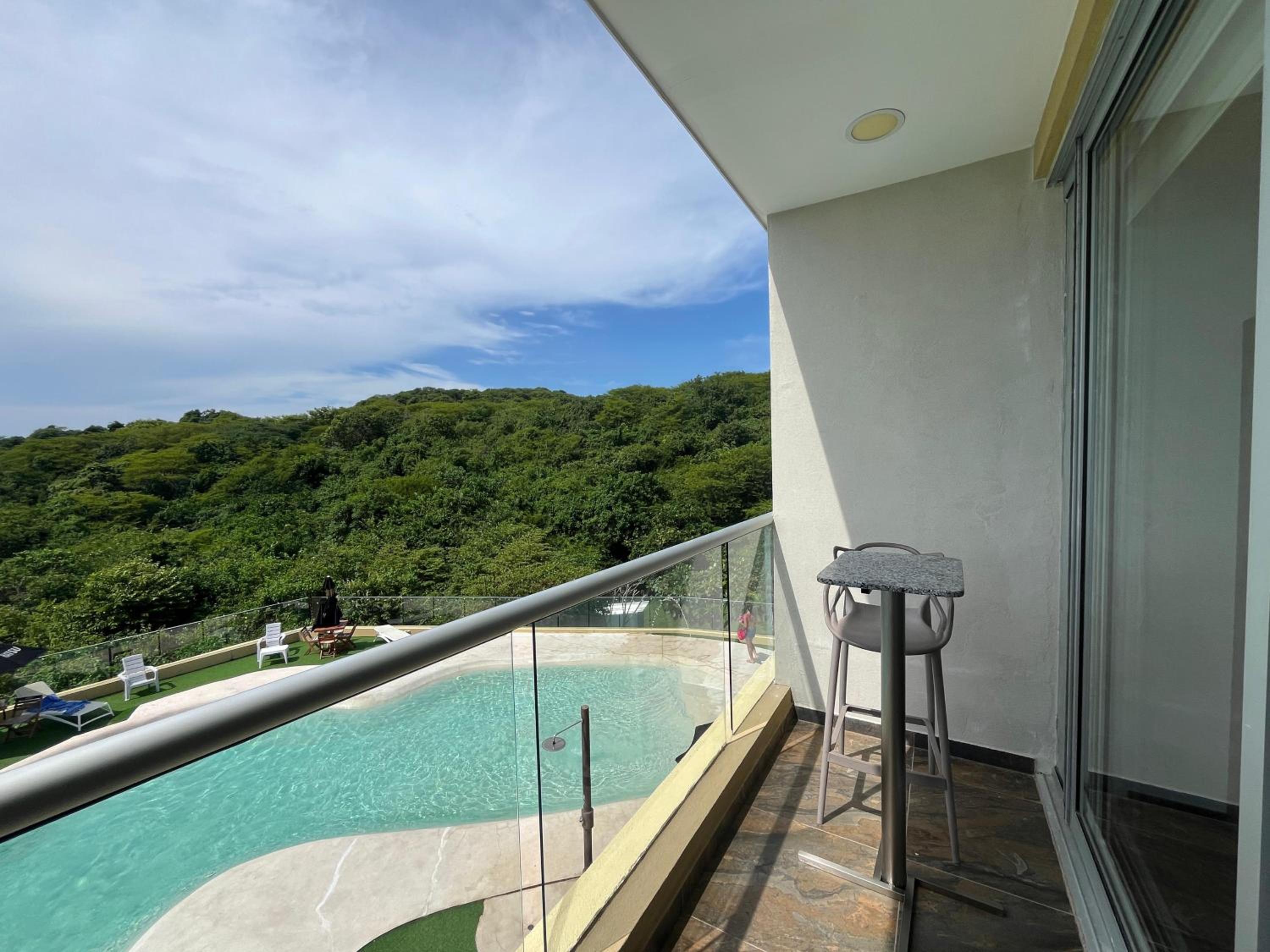 Deluxe Double Room with Balcony and Sea View photo 3