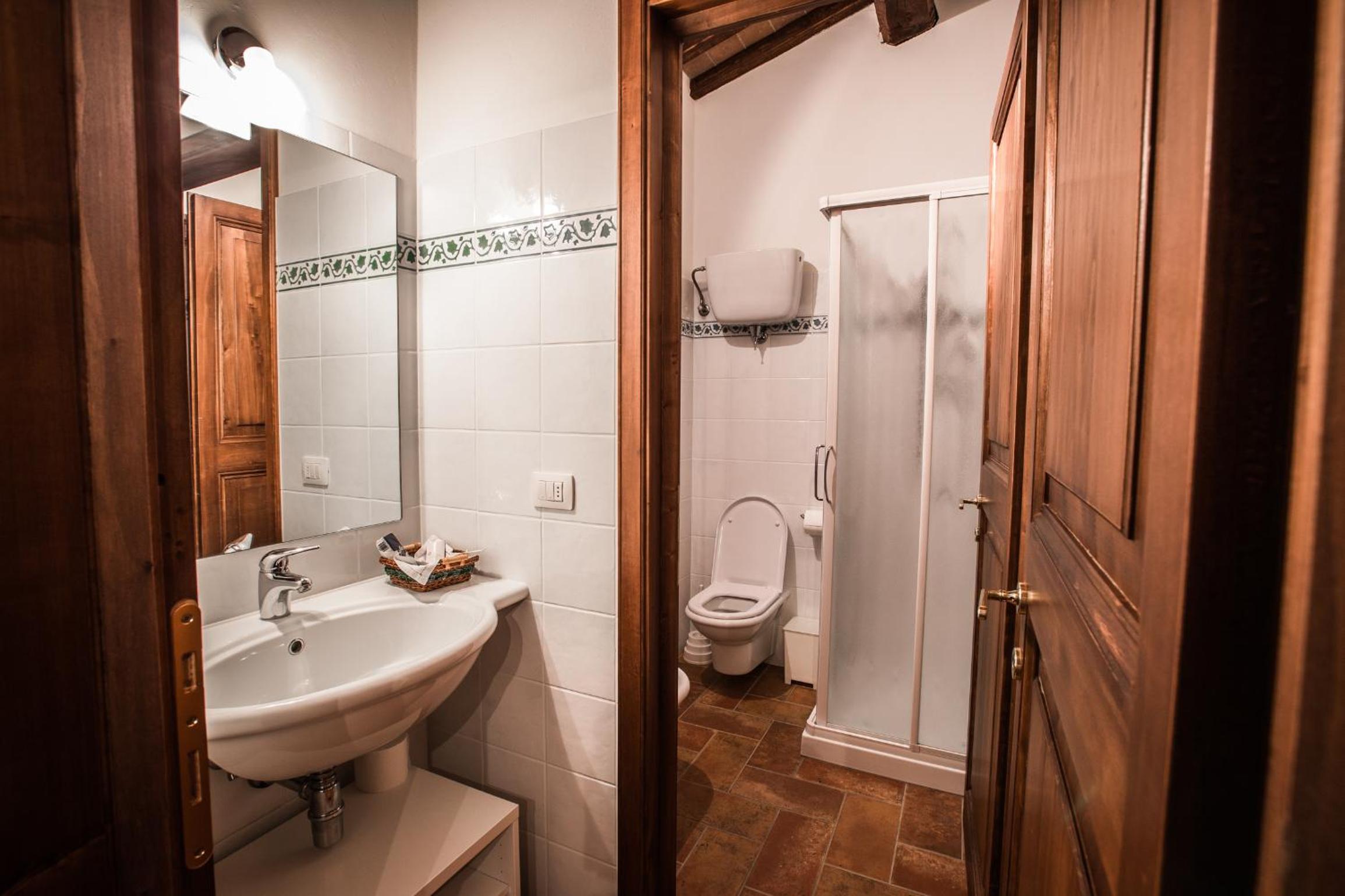 Double Room With Private Bathroom photo 2