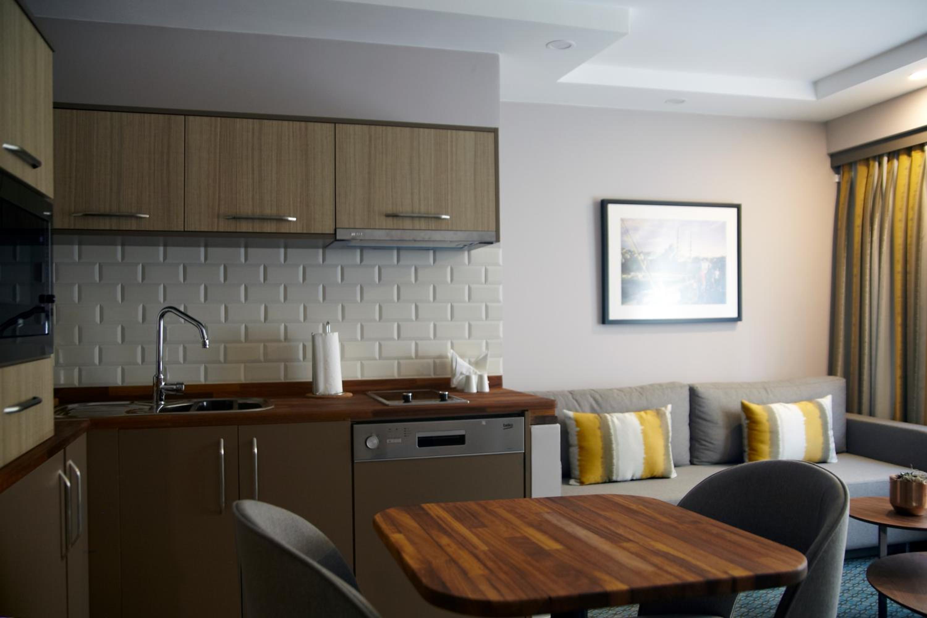 Deluxe Suite photo 2