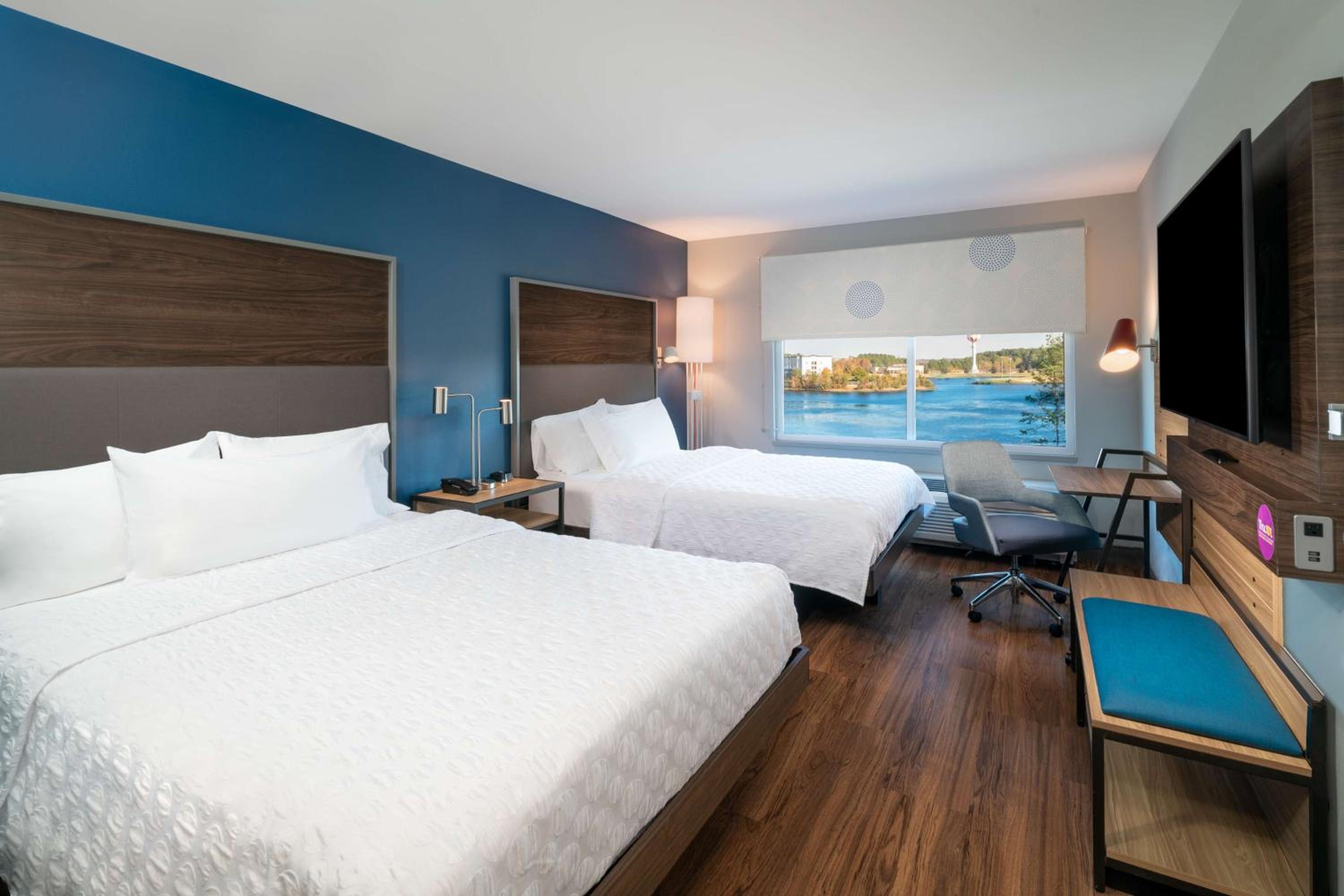 Queen Room with Two Queen Beds - Hearing Access - Photo 3