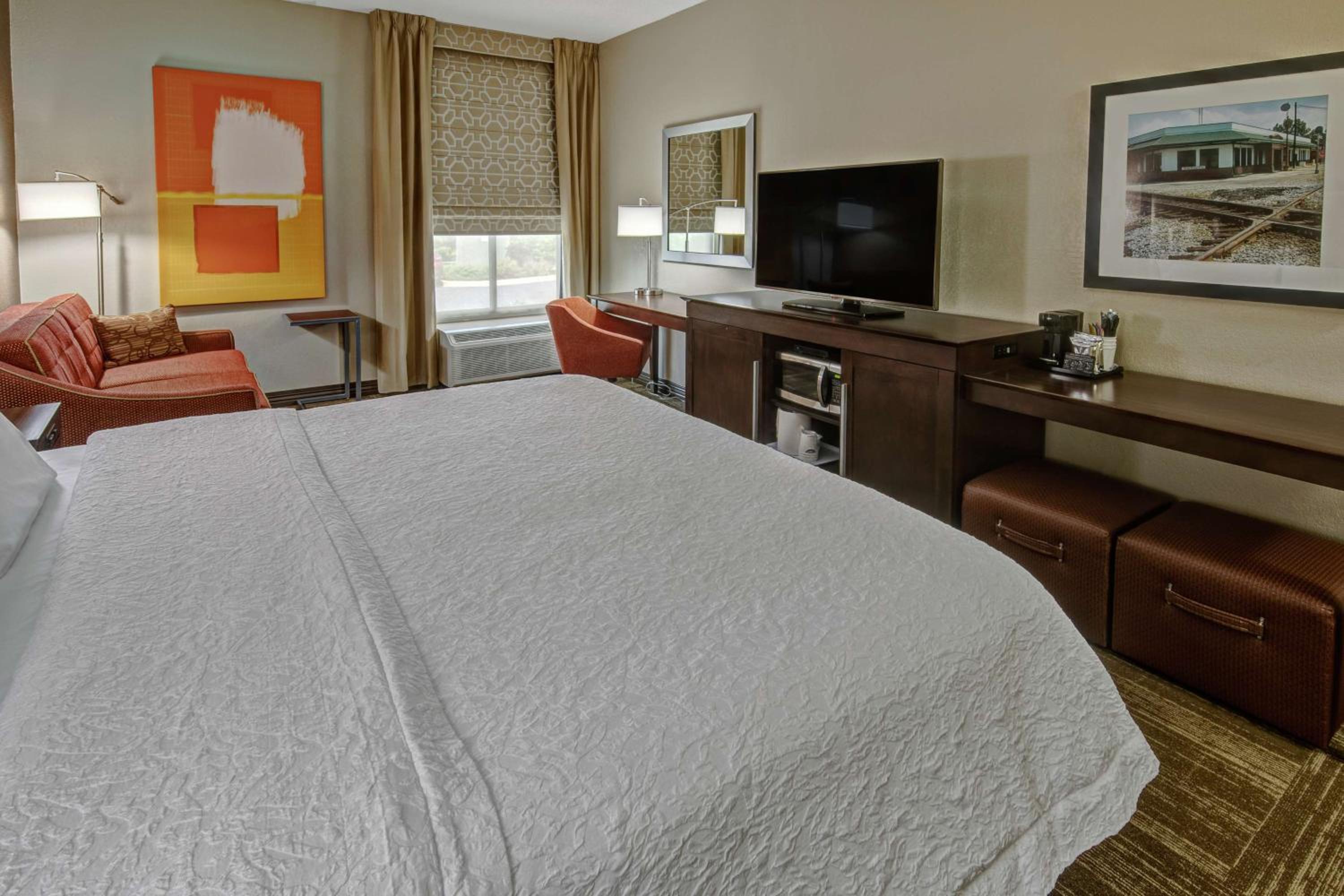 King Room with Sofa Bed and Study - Non-Smoking