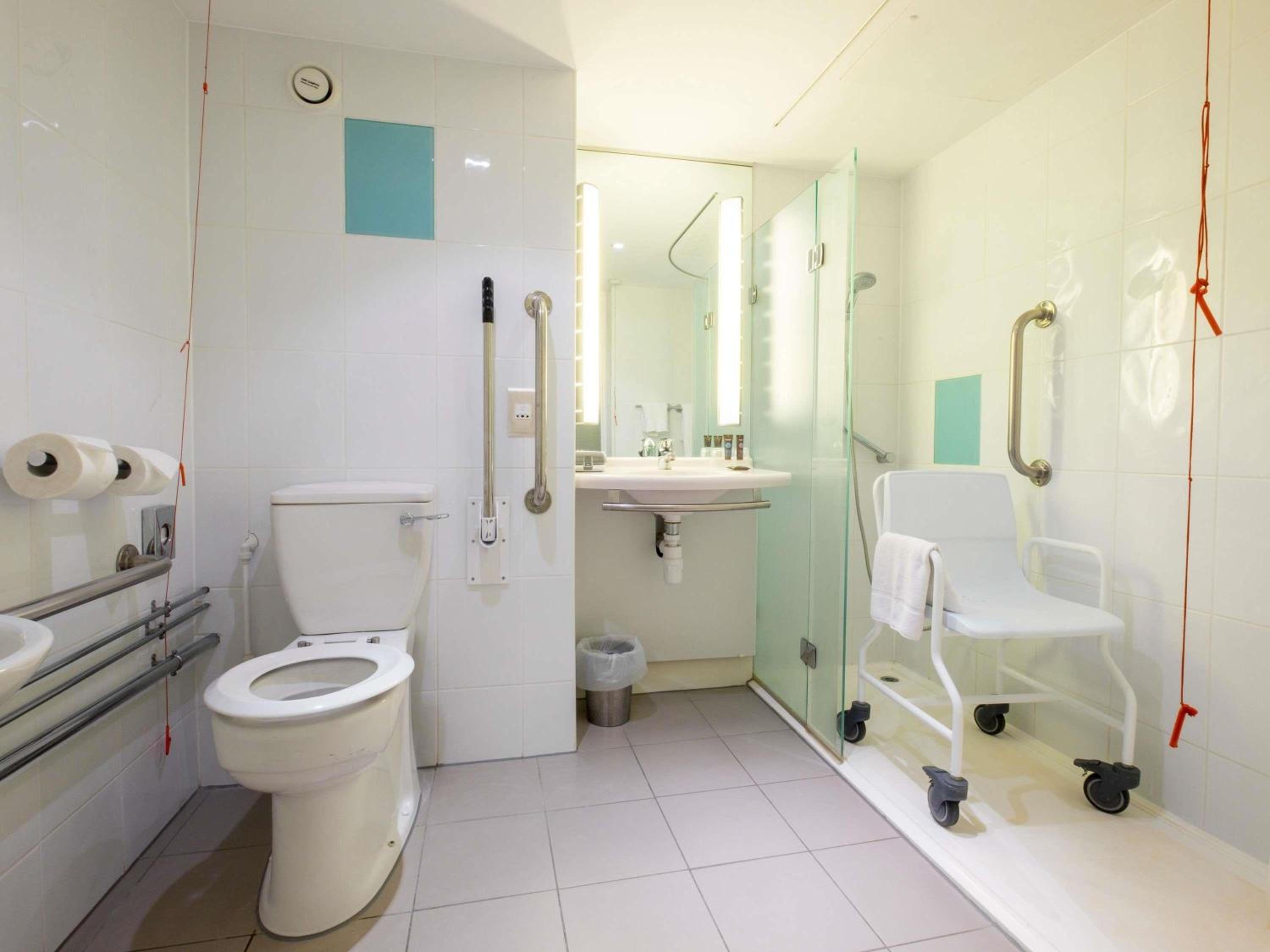 Standard Double Room - Mobility Accessible - Photo 3